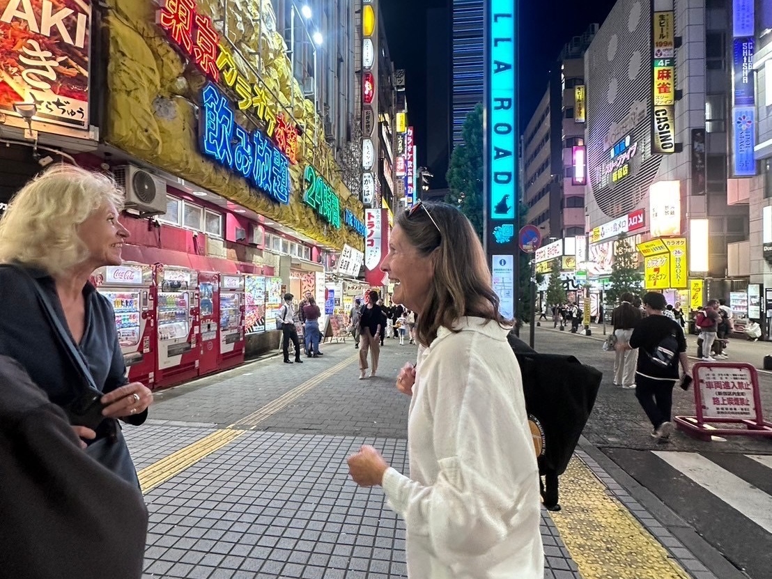Tokyo:Exploring Shinjuku with Japanese university students