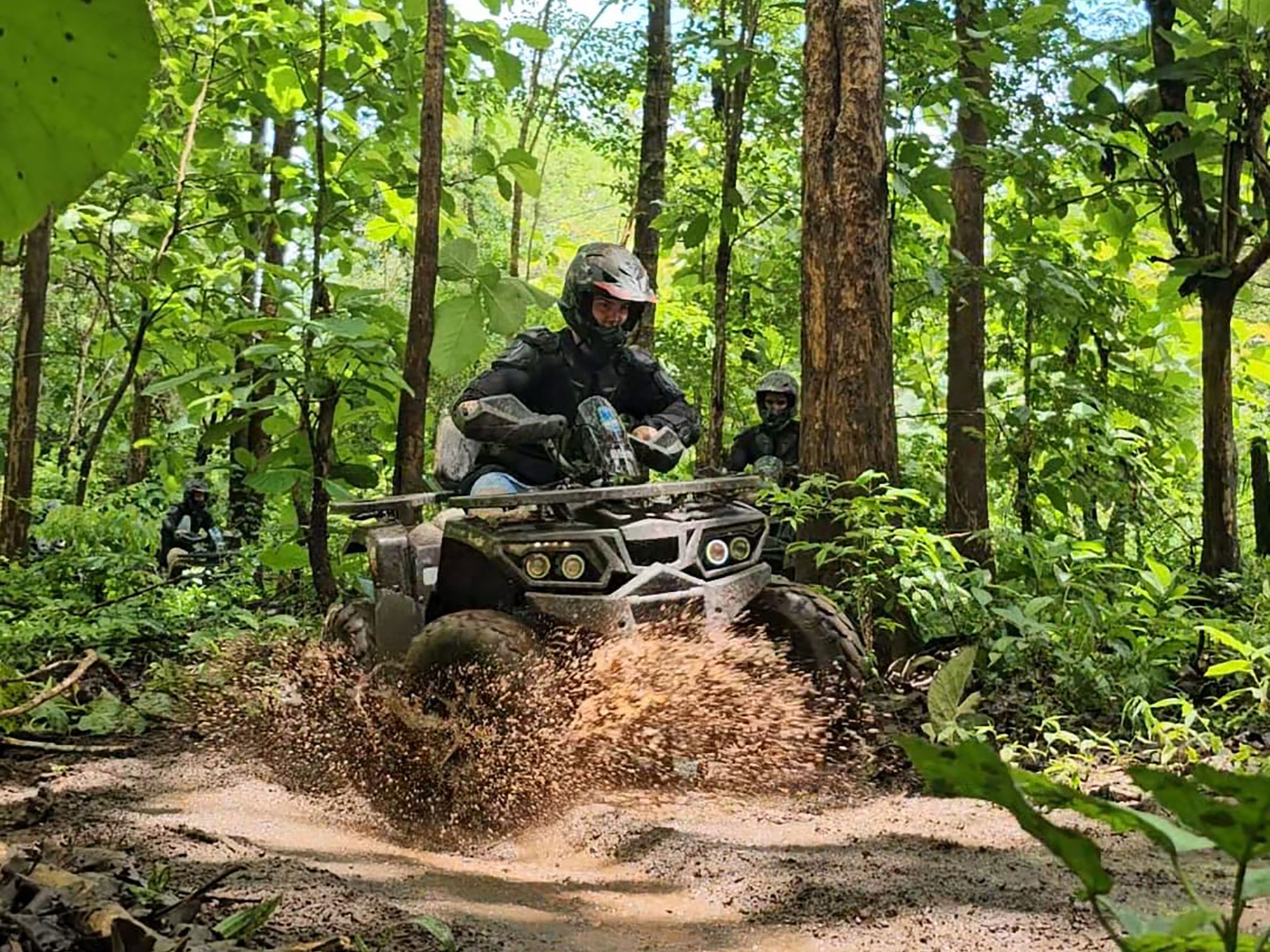 叢林飛瀑、ATV越野車和白水漂流導覽探險