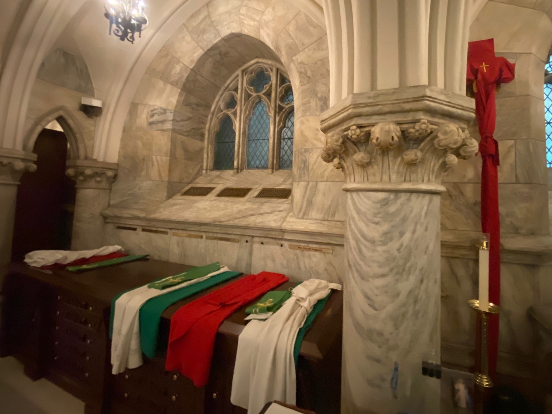 以一次特別的體驗結束您的旅程：預留彌撒前排座位