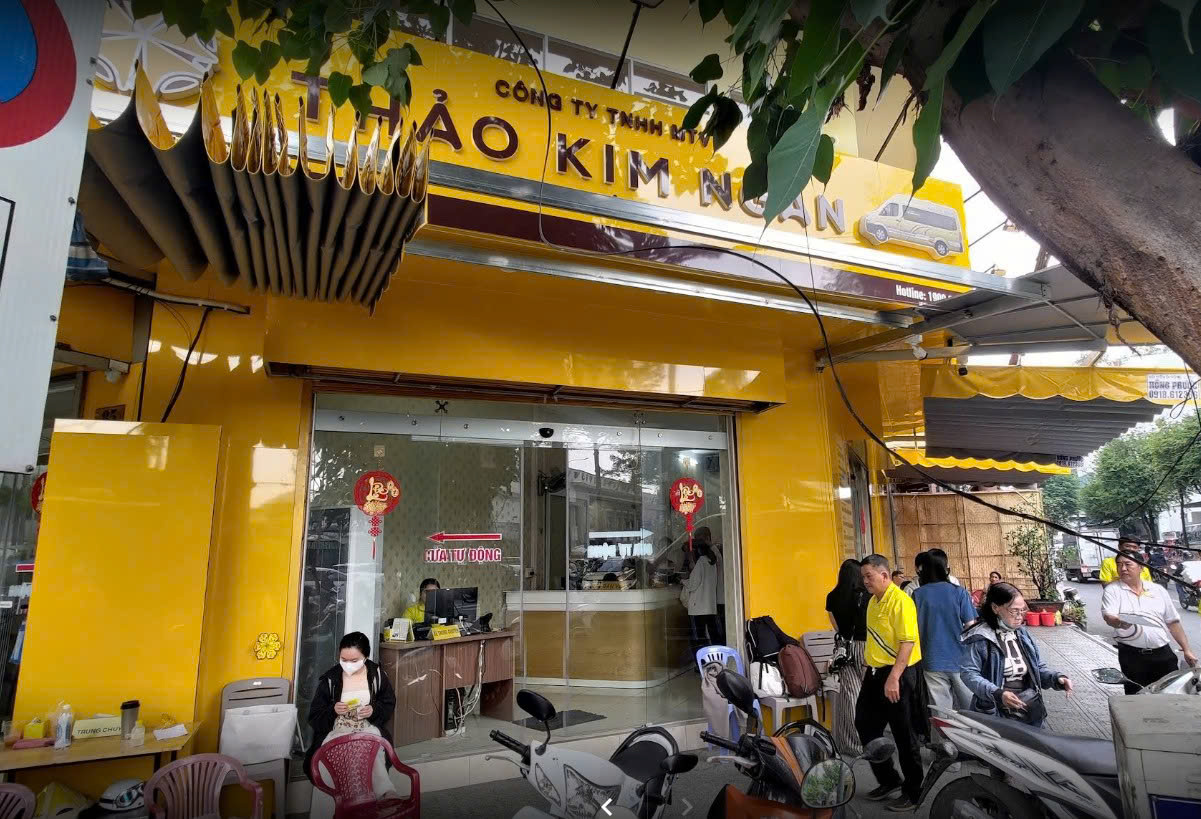 Operator's office at 85 Nguyen Kim, District 10, Ho Chi Minh City