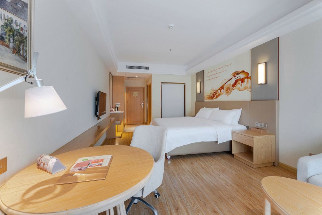 Deluxe King Room