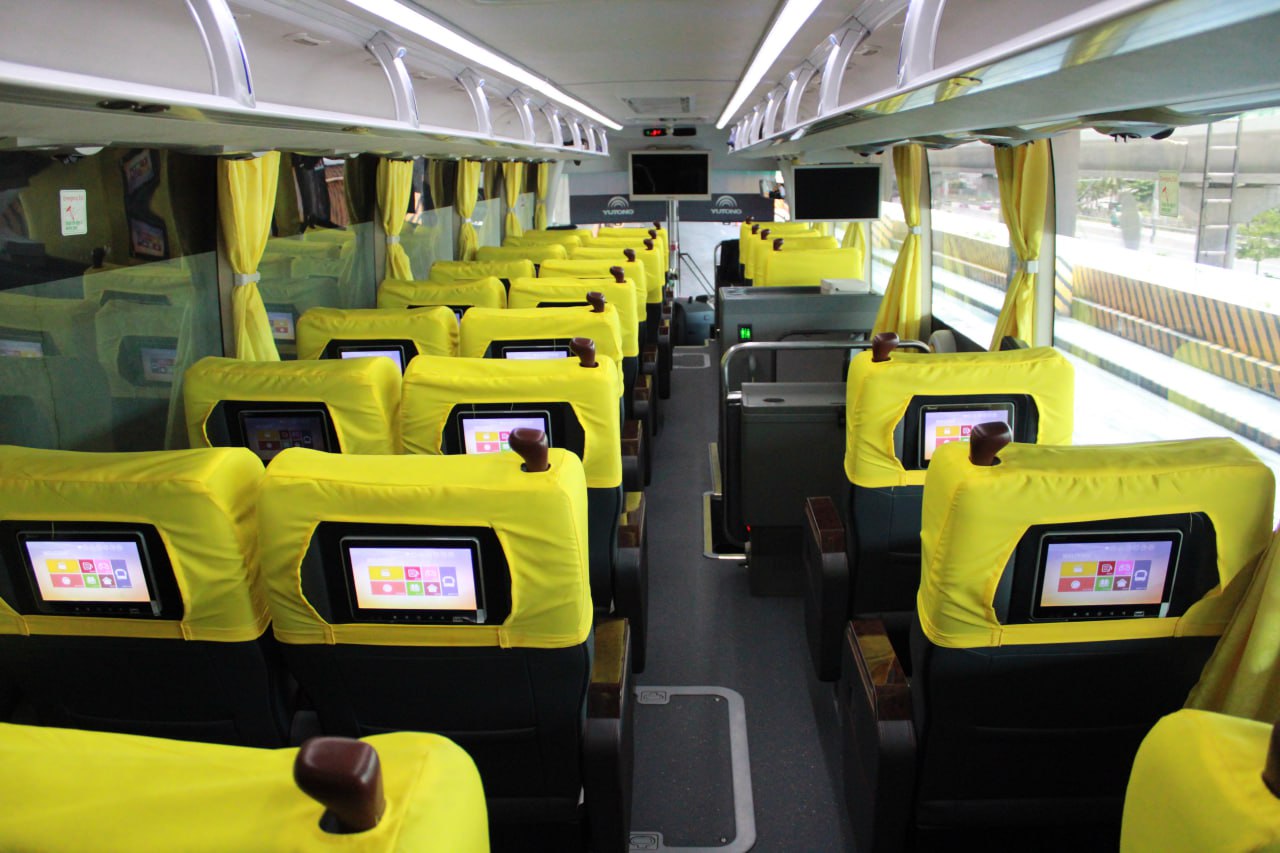 Manila - Baguio Bus by Solid North