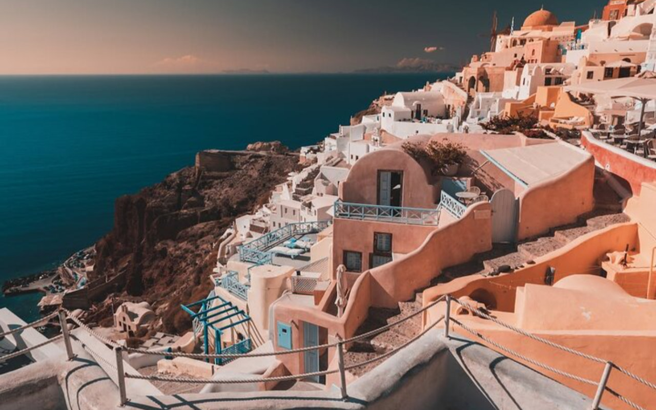 透過聖托里尼私人導覽，體驗伊亞令人屏息的美景