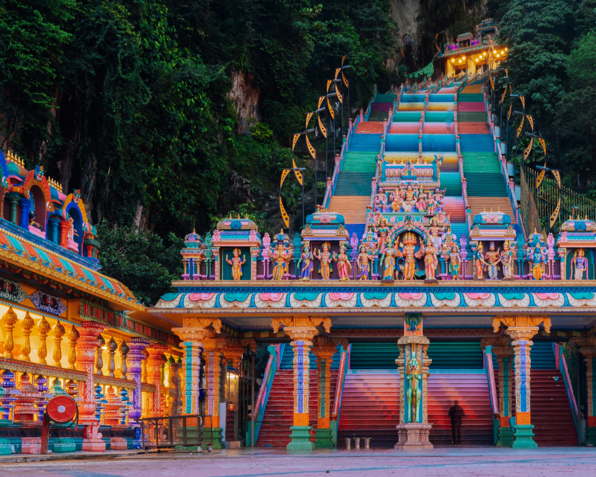 Kuala Lumpur: Guided Batu Caves Tour with Banana Leaf Lunch