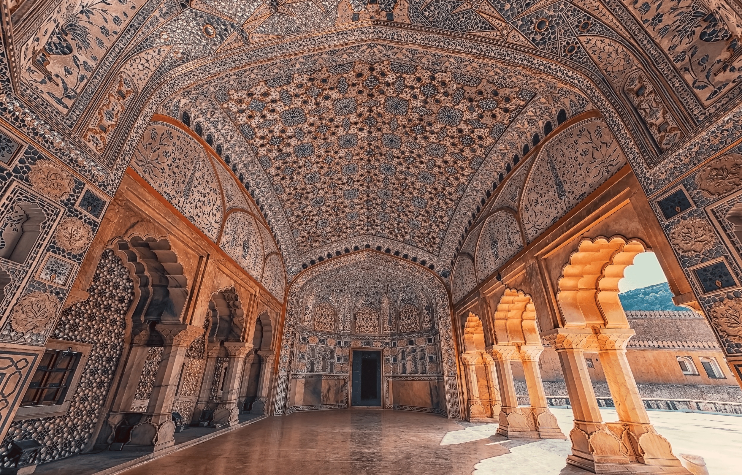 希什 महल (鏡宮)