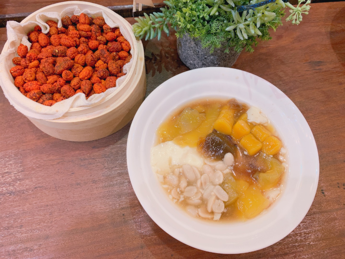 Miao Douhua - Peanut Rice Cake Sweet Potato Balls