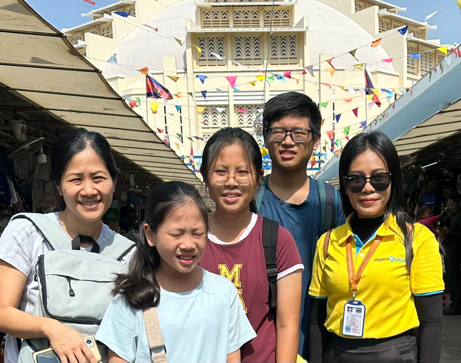 中央市場 (Phsar Thmei):金邊的購物地標。 中央市場 (Phsar Thmei):金邊的購物地標。