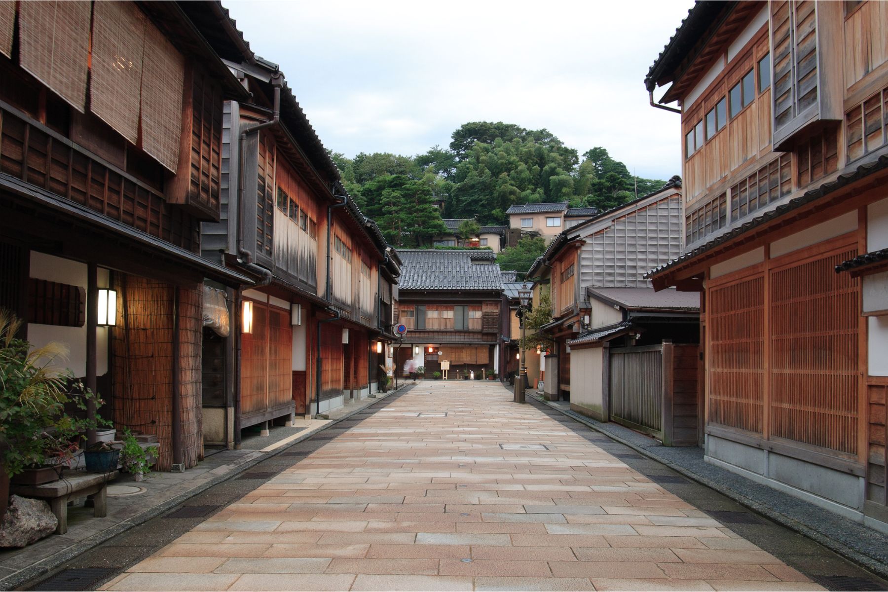 上高地 & 高山歷史文化巡禮 & 白川鄉 & 兼六園 & 東茶屋街二日遊 (含自選螃蟹吃到飽) (名古屋出發)