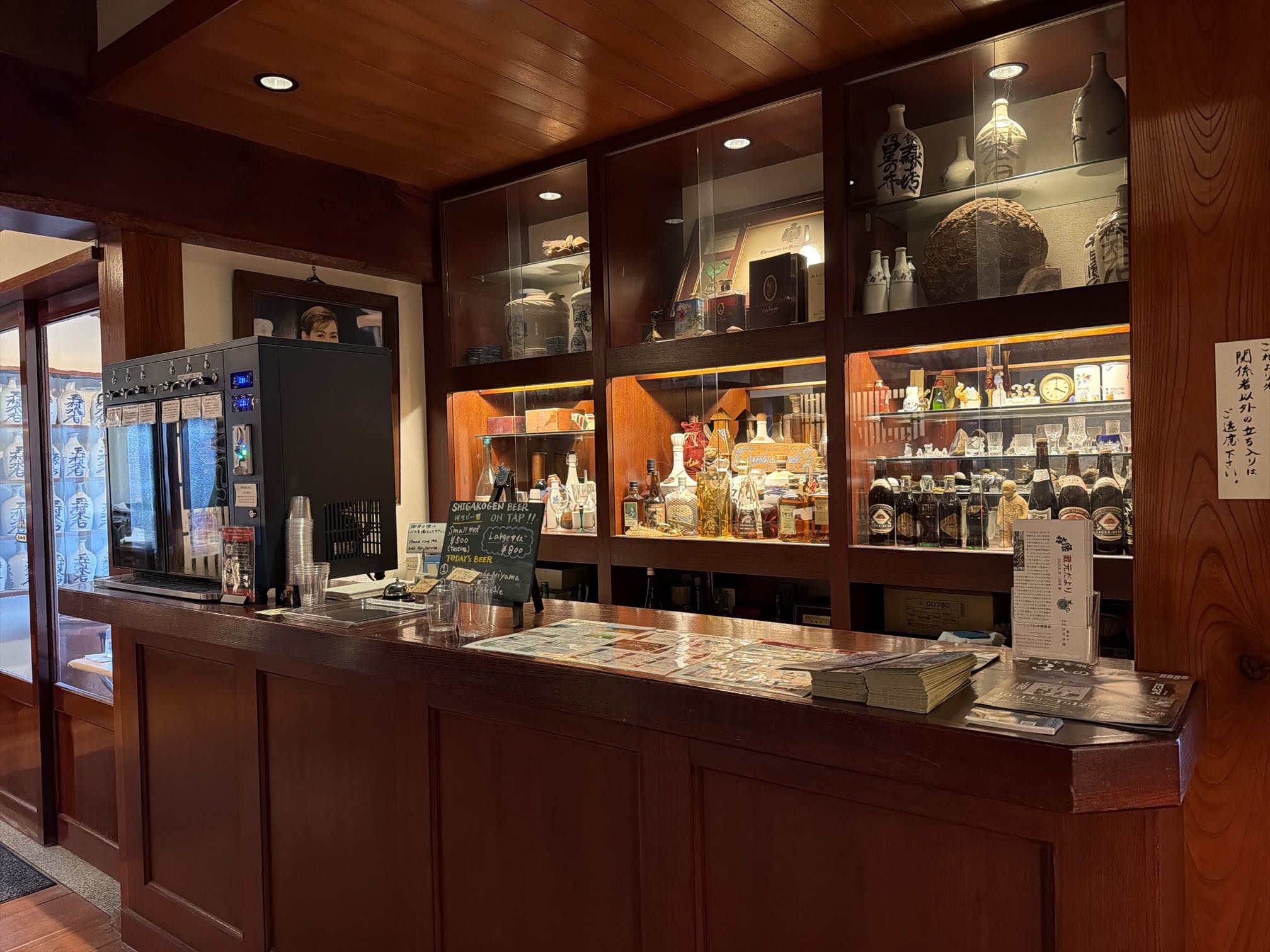 由釀酒廠老闆精心策劃，匯集世界各地珍稀烈酒的獨特收藏。