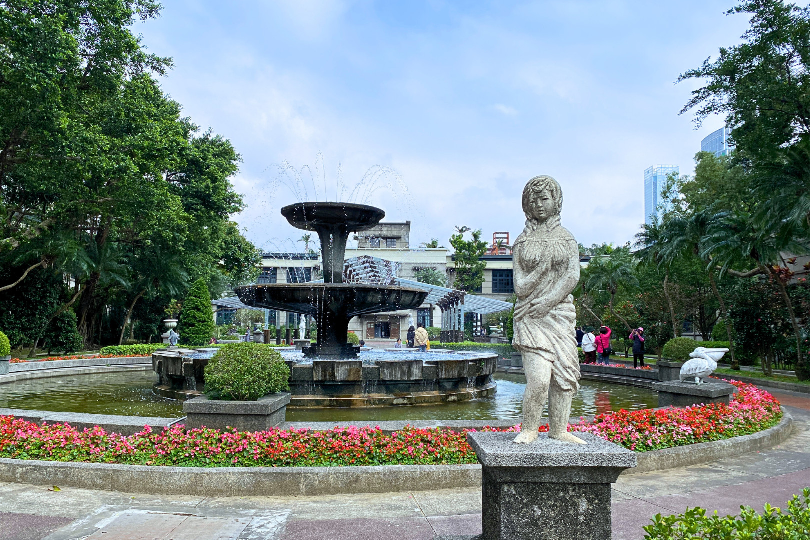 Taipei Dome & Songshan Cultural and Creative Park & National Railway Museum Walking Tour