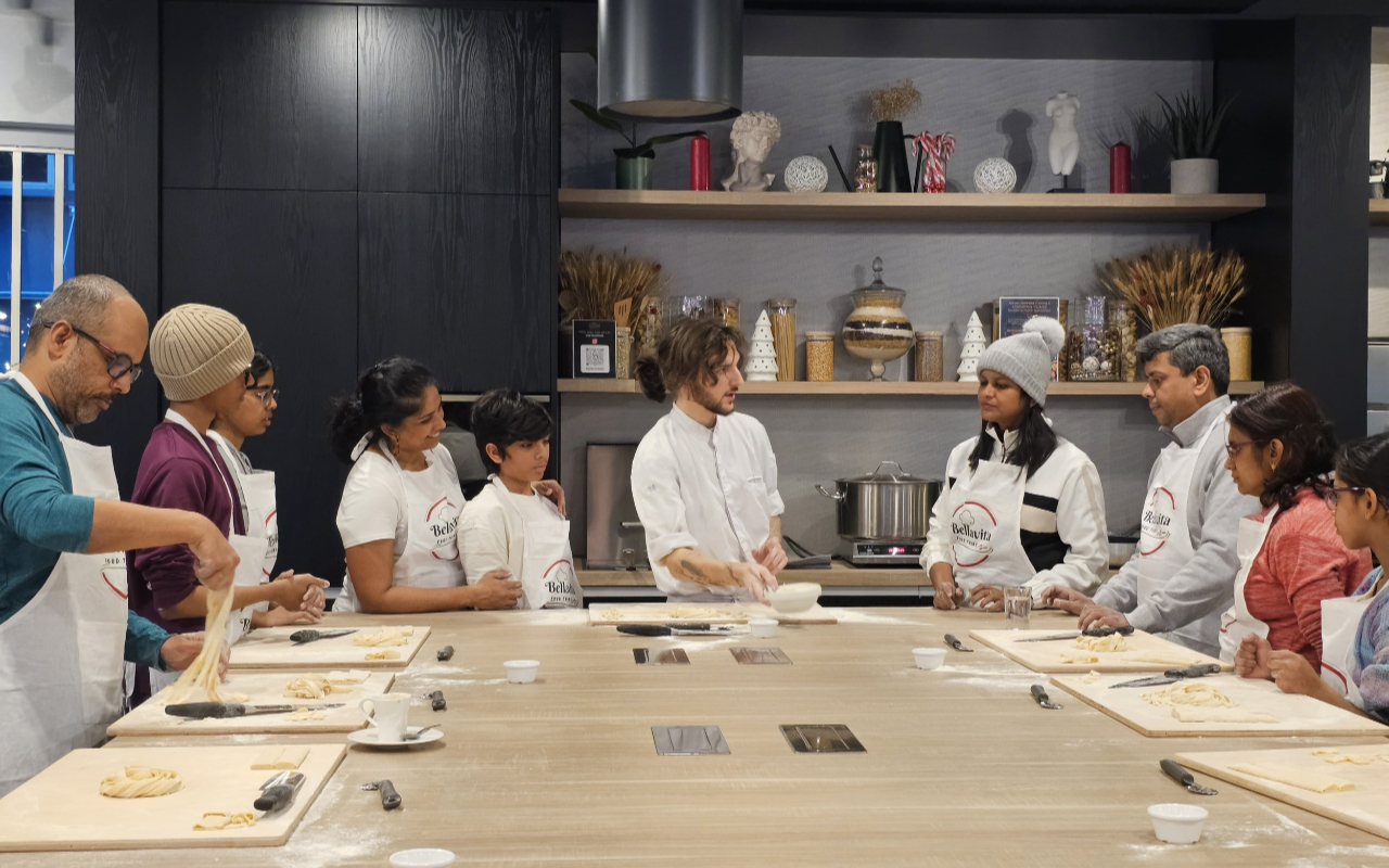 Fettuccine and tiramisu cooking class in Rome
