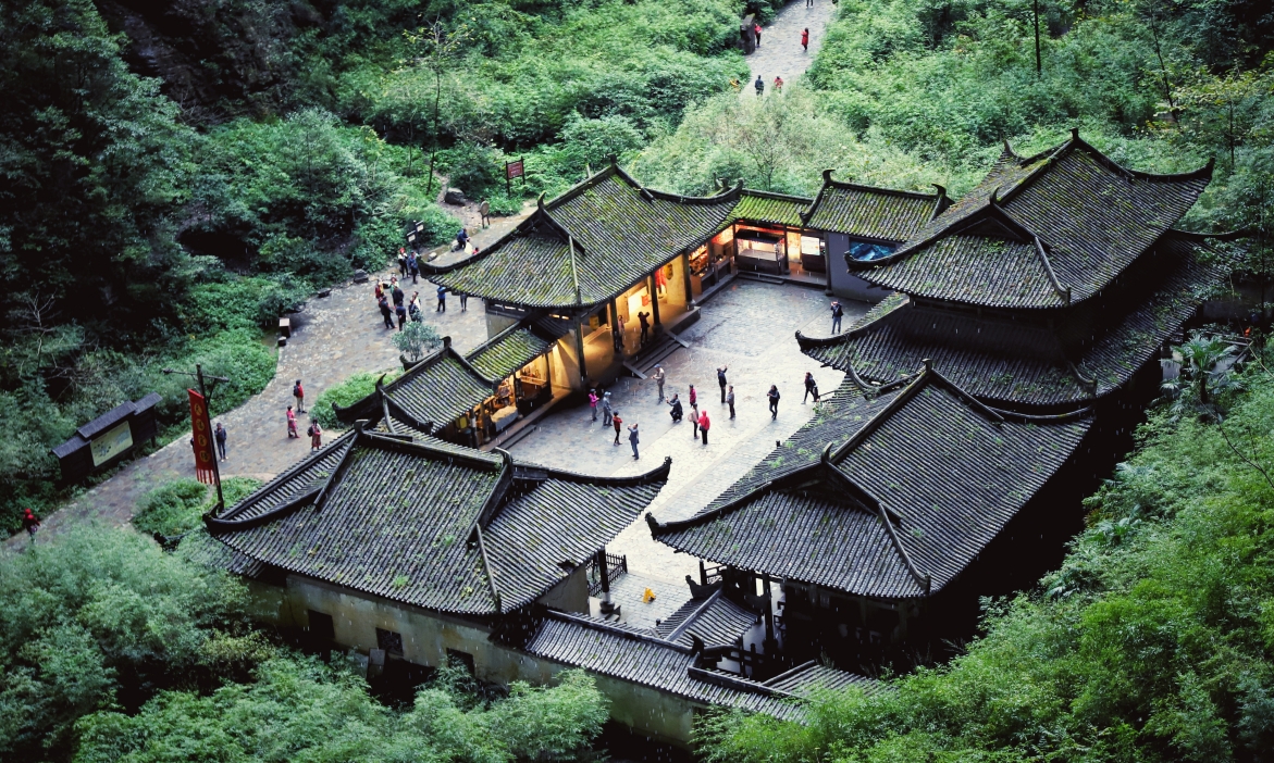 重慶武隆高端私家團1日遊（武隆天生三橋+龍水峽地縫+烏江畫廊+變形金剛4取景地+自然遺產峽谷+飛流瀑布+12小時精華景點暢玩+尊貴待遇）