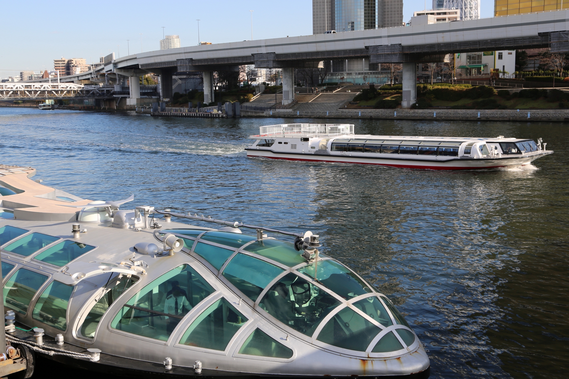 [Depart from Ueno/Tokyo] Tokyo Landmark Bus Day Tour｜Meiji Jingu Shrine & Imperial Palace & Sensoji Temple & Tokyo Bay Cruise & Odaiba (Chinese/English Tour Guide)