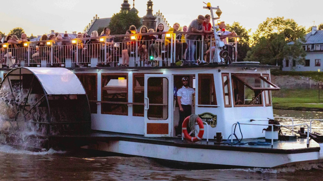 Vistula River cruise experience in Krakow