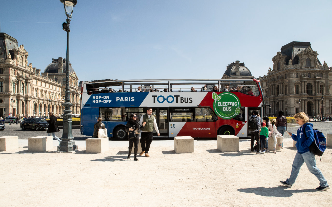 Paris Hop-On-Hop-Off Bus by Toot Bus with Versailles Palace