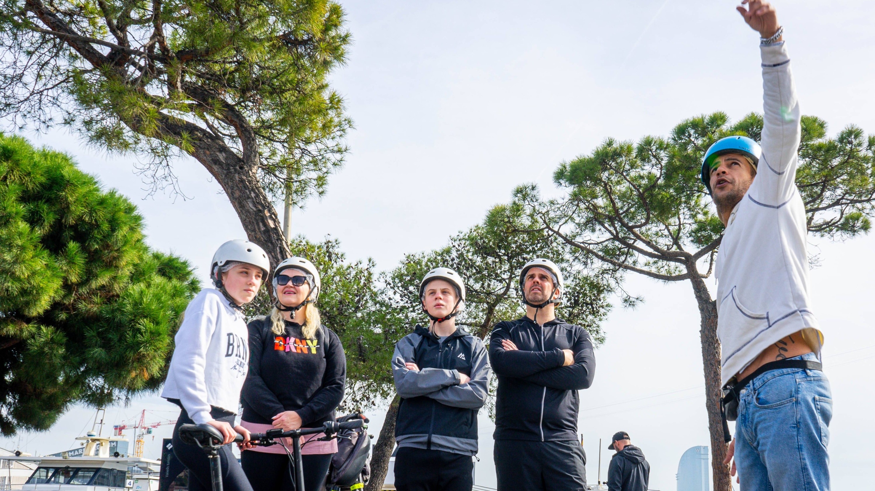 在巴塞隆納迷人的海邊滑行，在驚險的賽格威之旅中欣賞全景