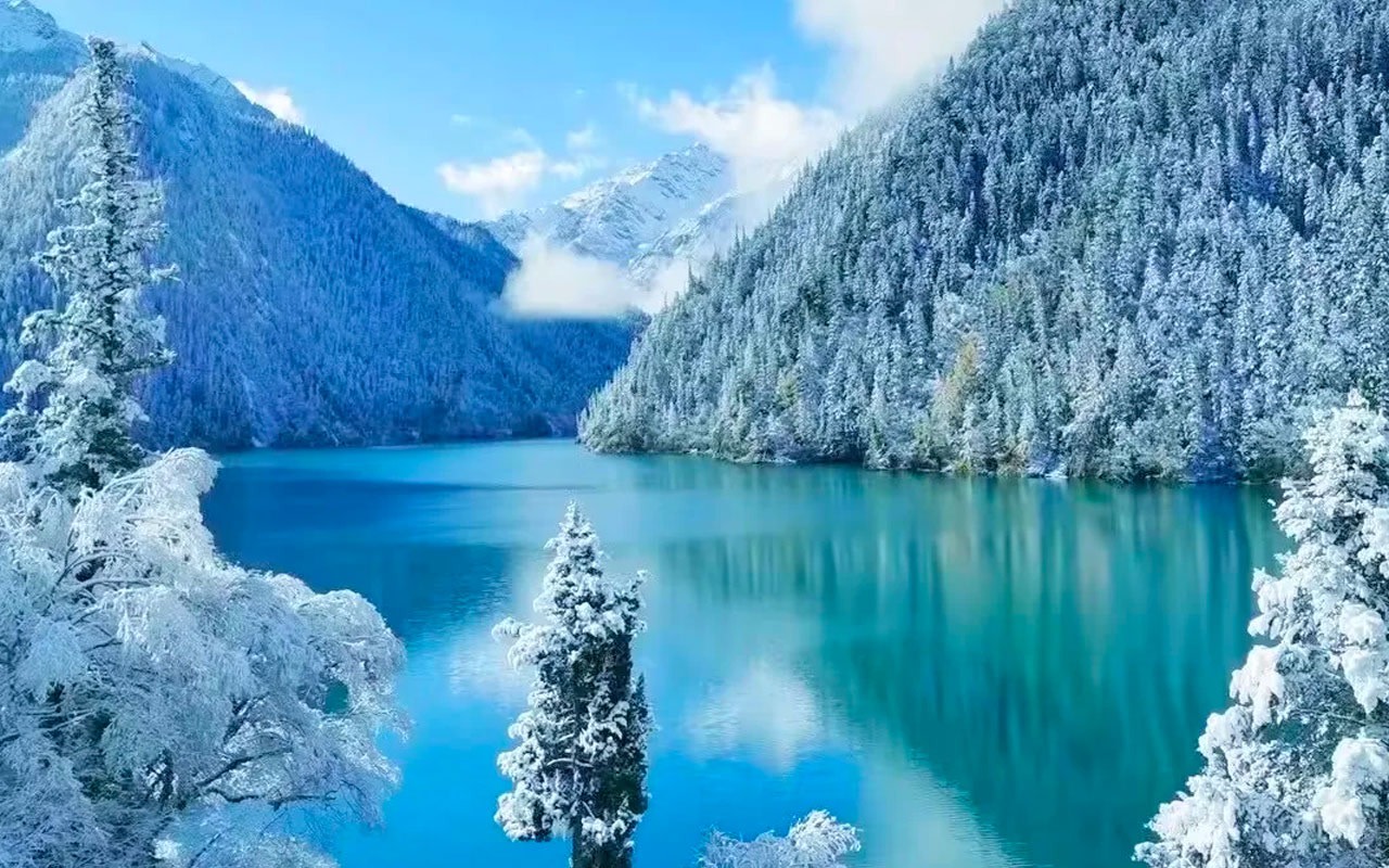Jiuzhaigou + Huanglong 2-Day Tour | Bullet Train Round Trip 
