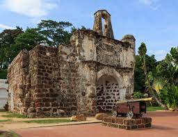 Pink Mosque + Malacca Straits Mosque + Dutch Red House + Malacca River Day Tour