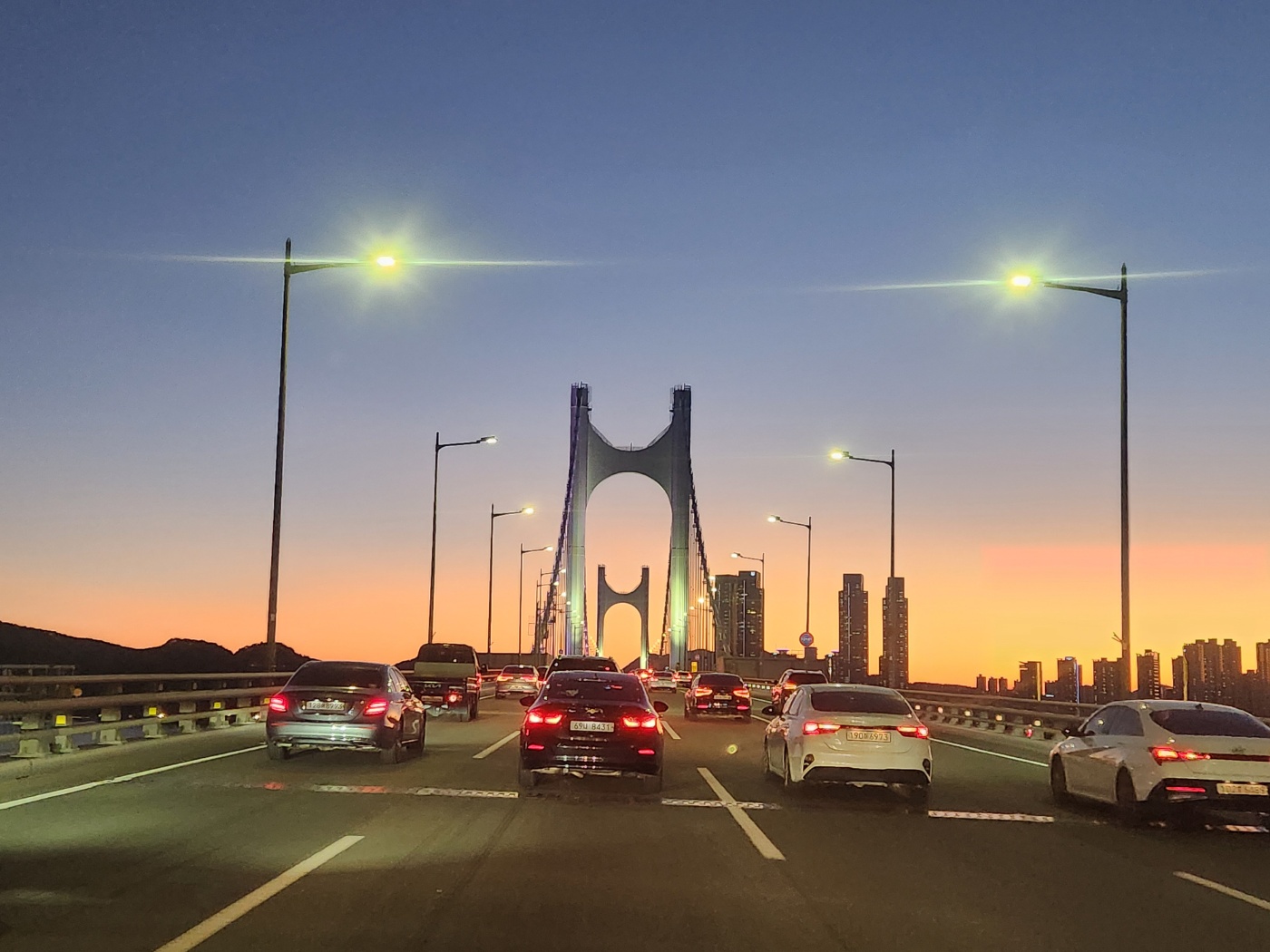 廣安大橋(乘車經過) 廣安大橋(乘車經過)