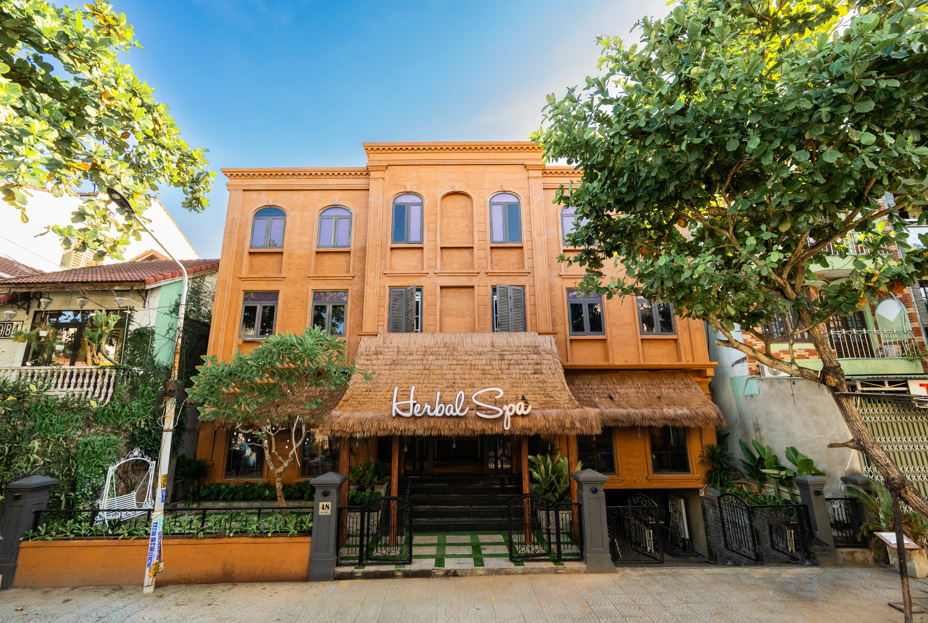 Herbal Spa Hoi An: Deep Relaxation with Hot Stones and Herbal Oils