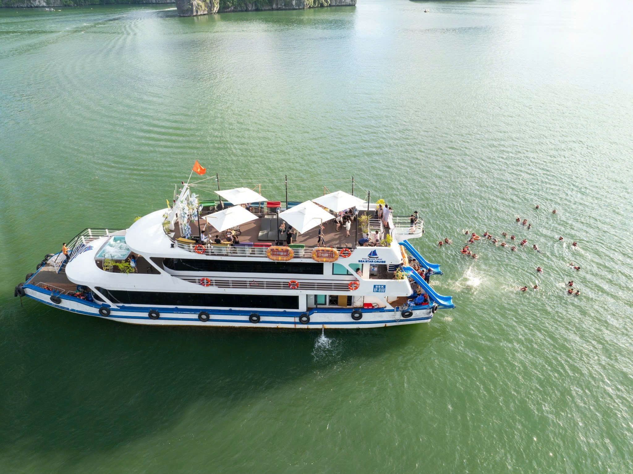 Seastar Day Cruise: Lan Ha Bay & Viet Hai Village