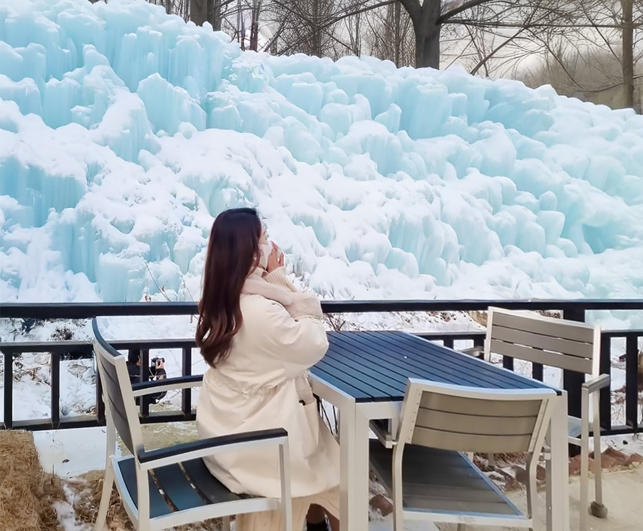 🧊 我們將參觀美麗的景點，您可以在那裡用照片和回憶捕捉冬日的魅力。