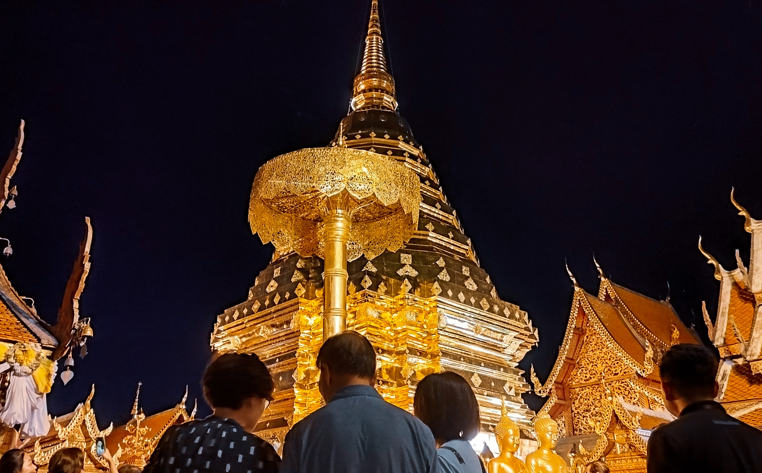 素貼山 (Doi Suthep)、帕 Lat 寺 (Wat Pha Lat) 和米其林街頭小吃之旅（Michelin Street Food Trip with Local）