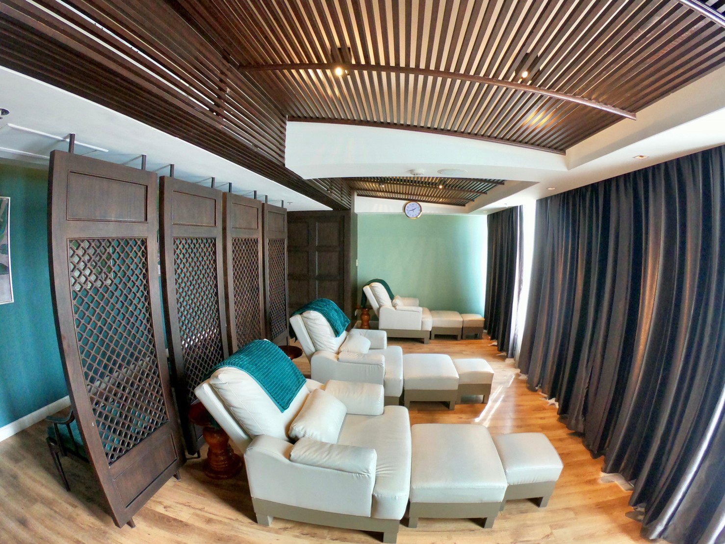 Lek Massage and Spa at The Quarter Hotel Hua Lam Phong Bangkok