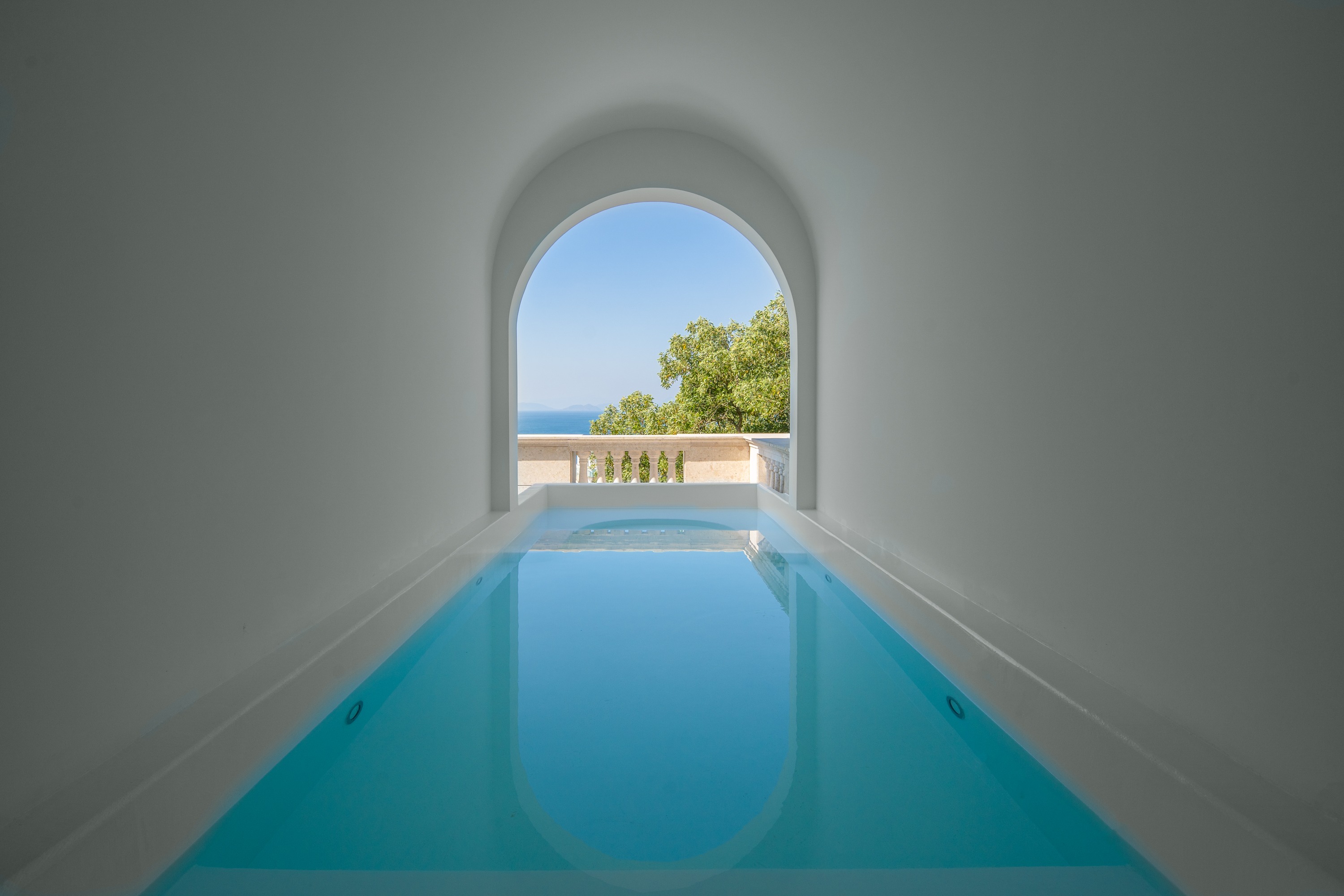 Dome Terrace Pool King Room