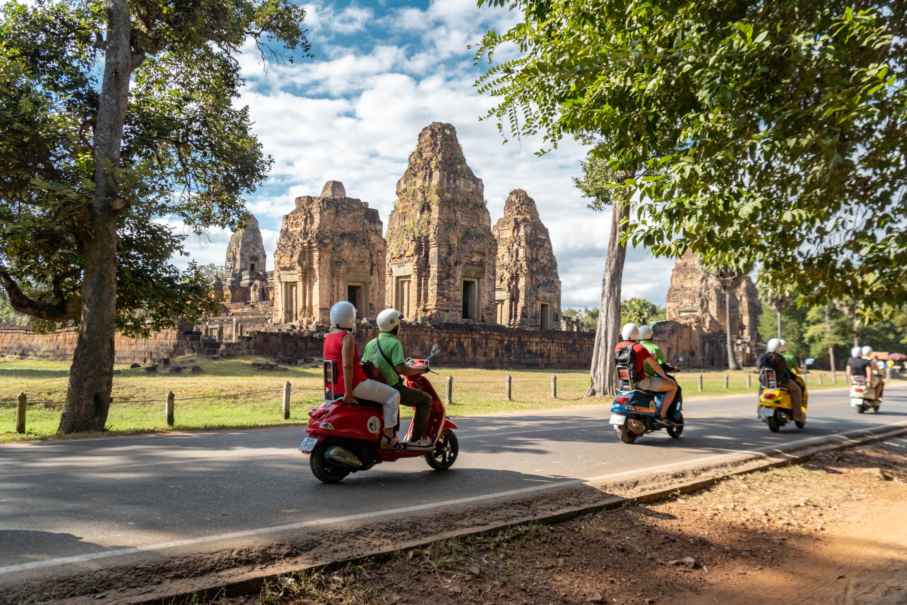 Angkor Twilight & Boat Vespa Adventure