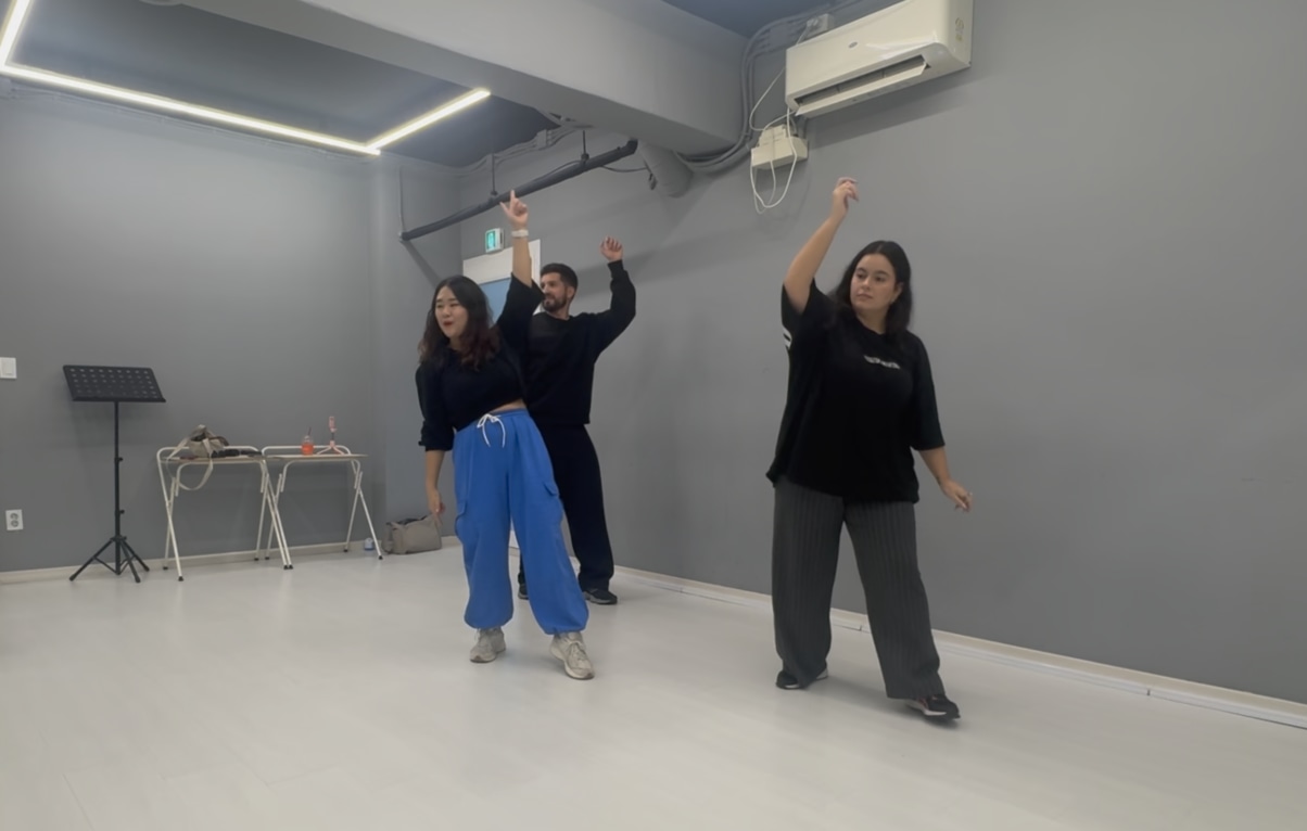 ONE and ONLY KPOP CLASS in SPANISH 🇪🇸🇲🇽🇨🇱!!