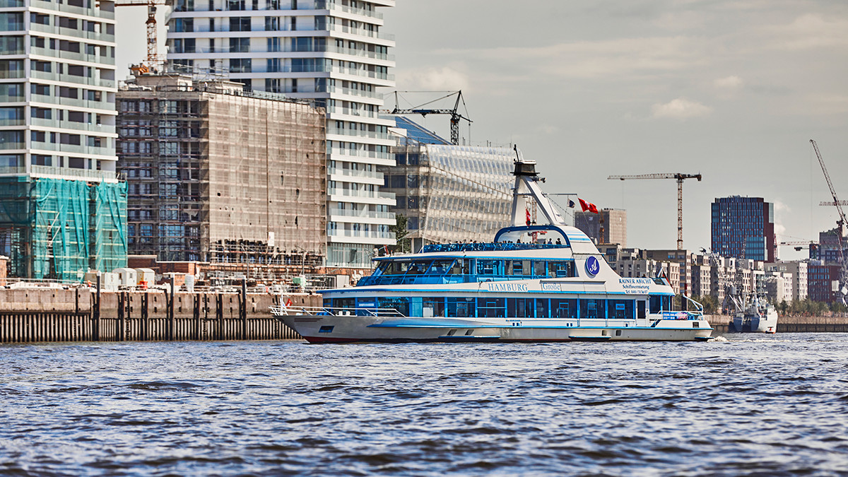在漢堡港巡航,感受現代天際線與城市航海歷史的完美交融 在漢堡港巡航,感受現代天際線與城市航海歷史的完美交融