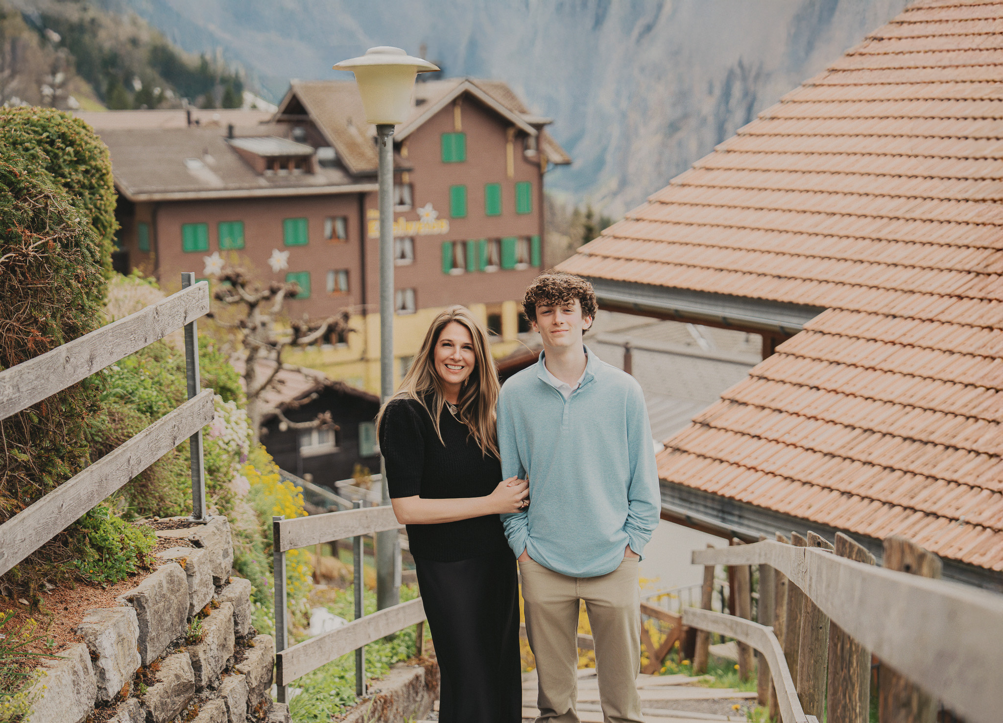 Private Photoshoot Tour: Lauterbrunnen & Wengen at the best spots
