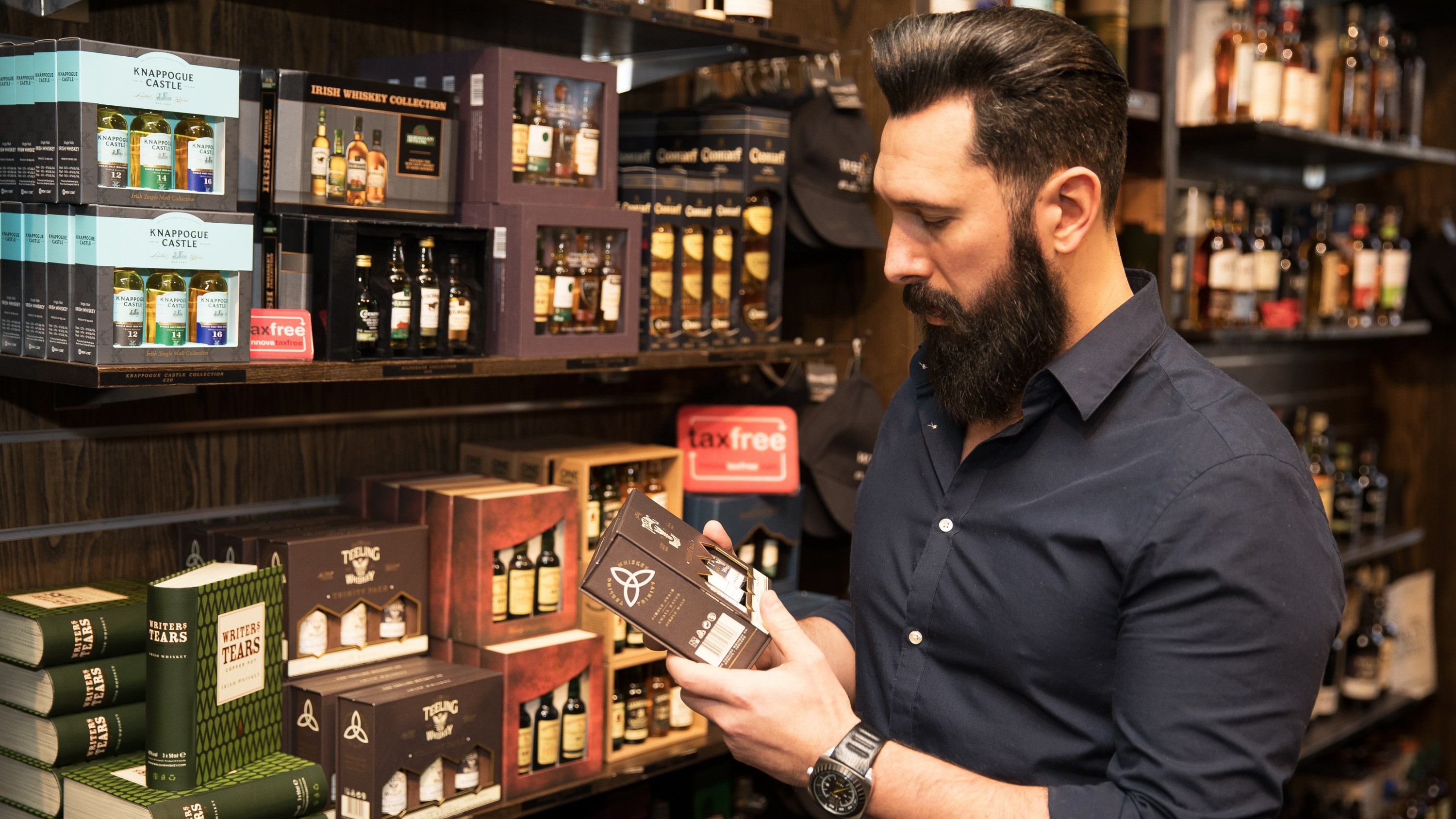 Irish Whiskey Museum tour with whiskey blending experience in Dublin