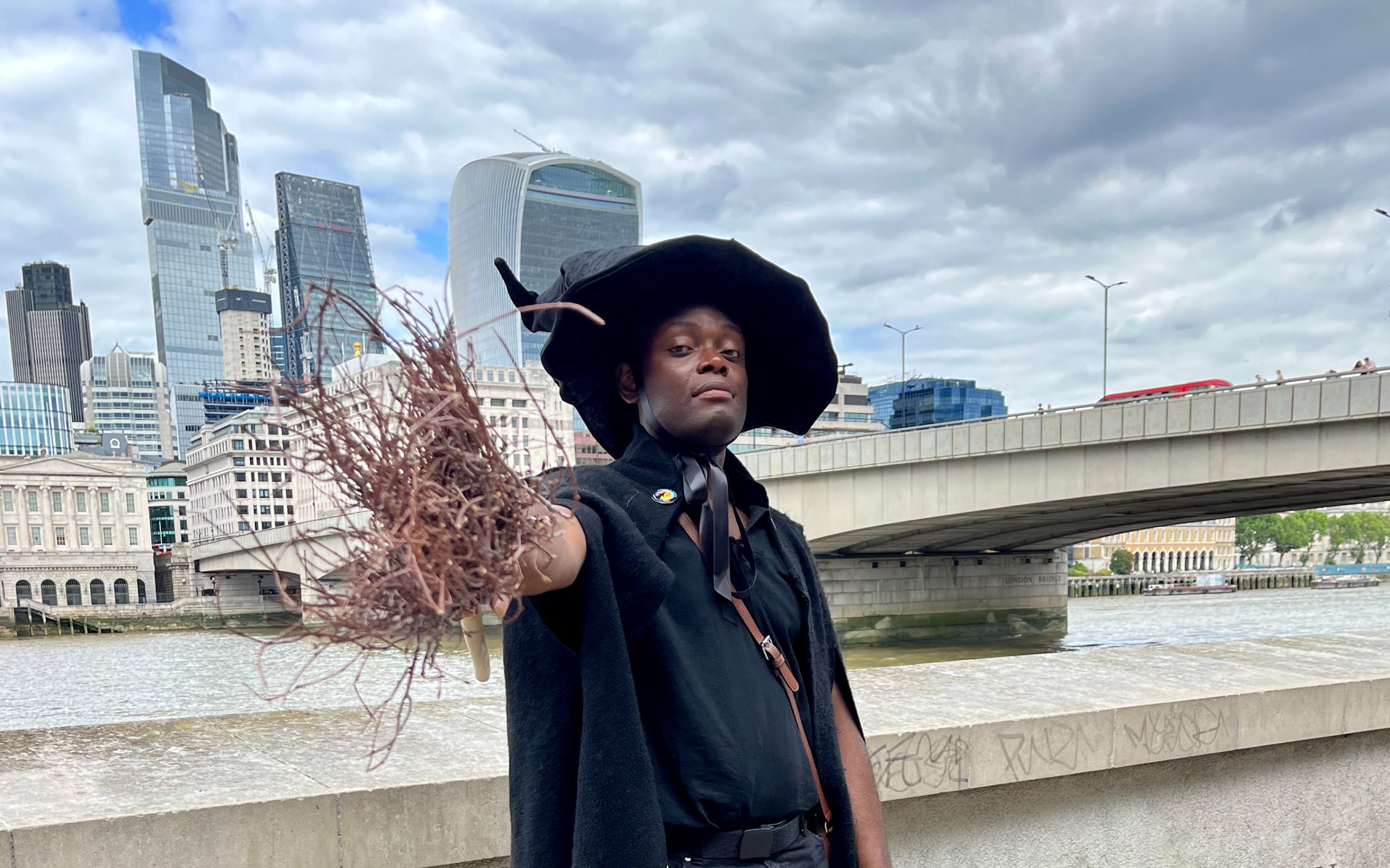 漫步泰晤士河畔，欣賞倫敦沿岸的歷史風光