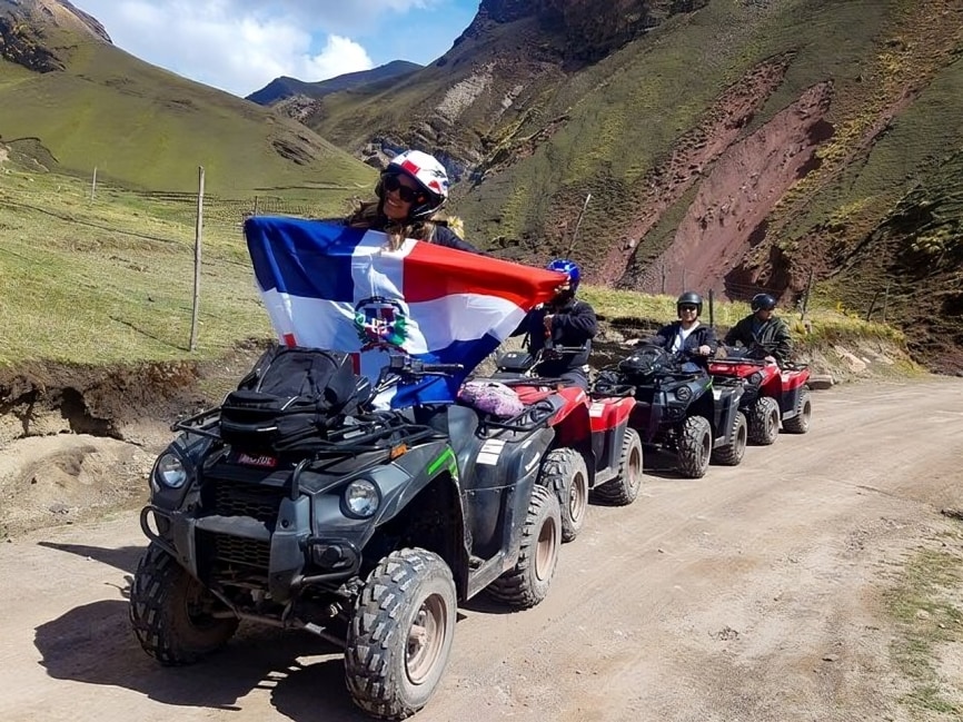 Vinicunca Kamalak Tog‘i Butun Kunlik ATV Sarguzasht
