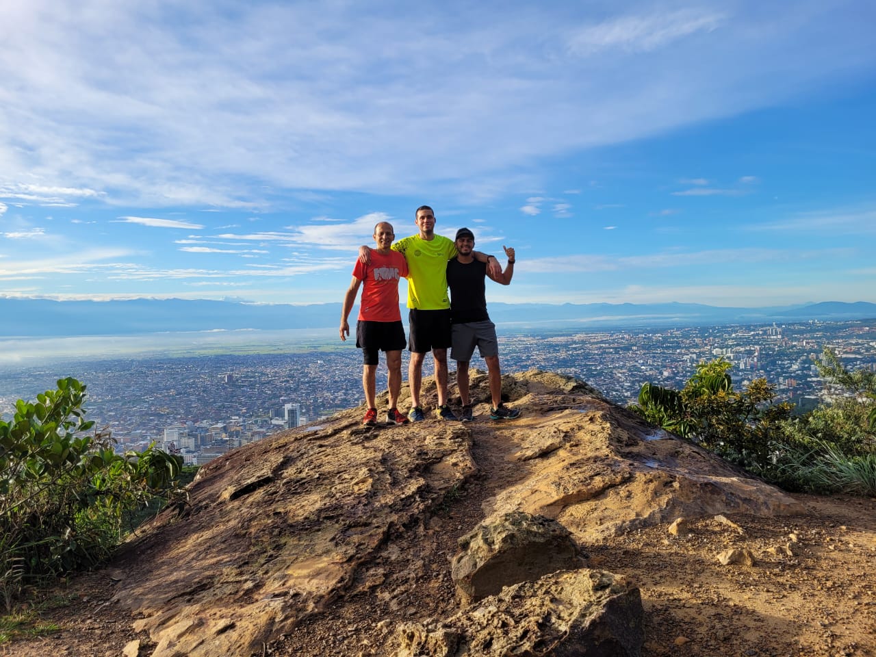 Guided ascent to el Cerro de las 3 cruces