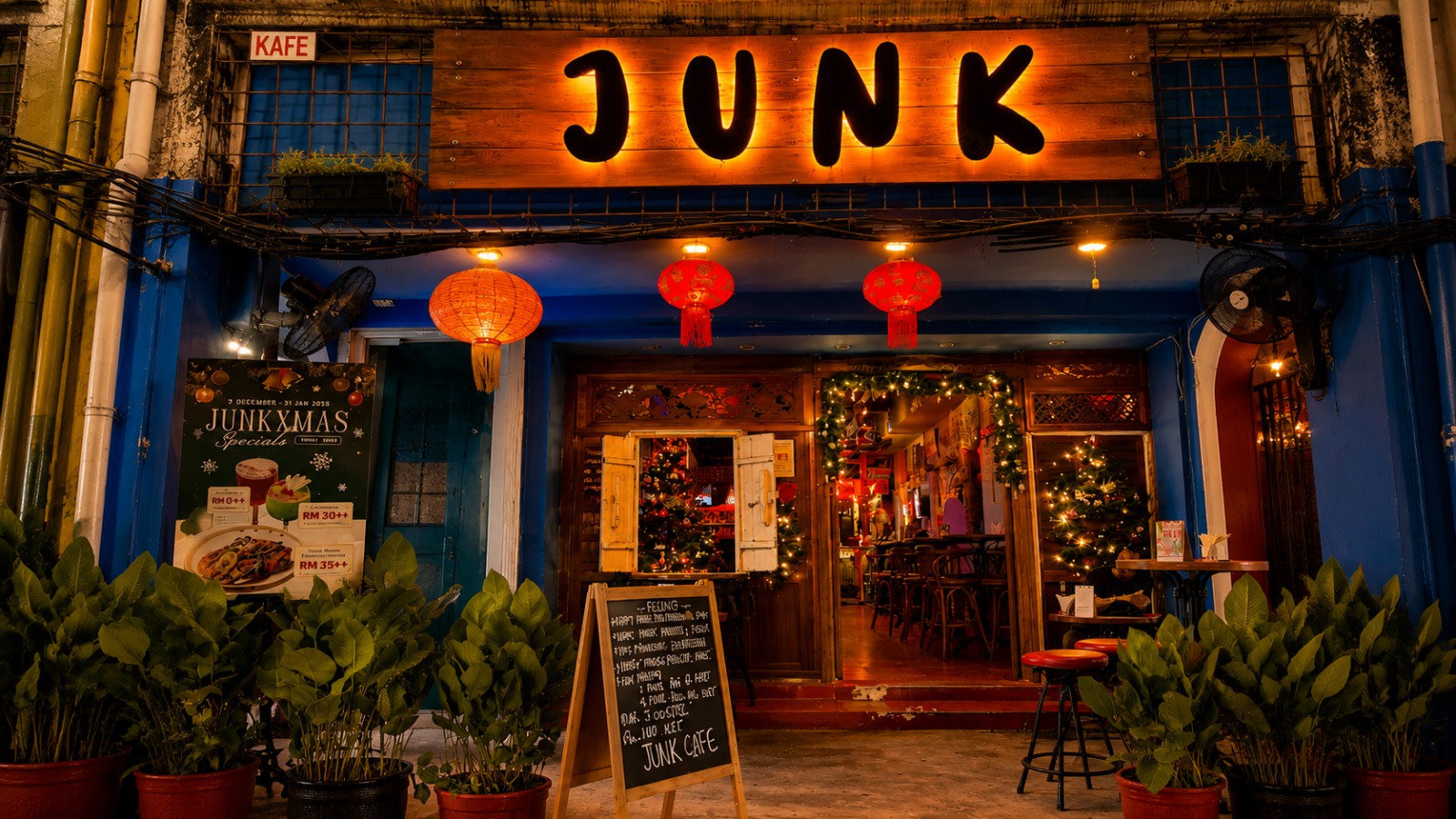 Junk Cafe at Chinatown Kuala Lumpur