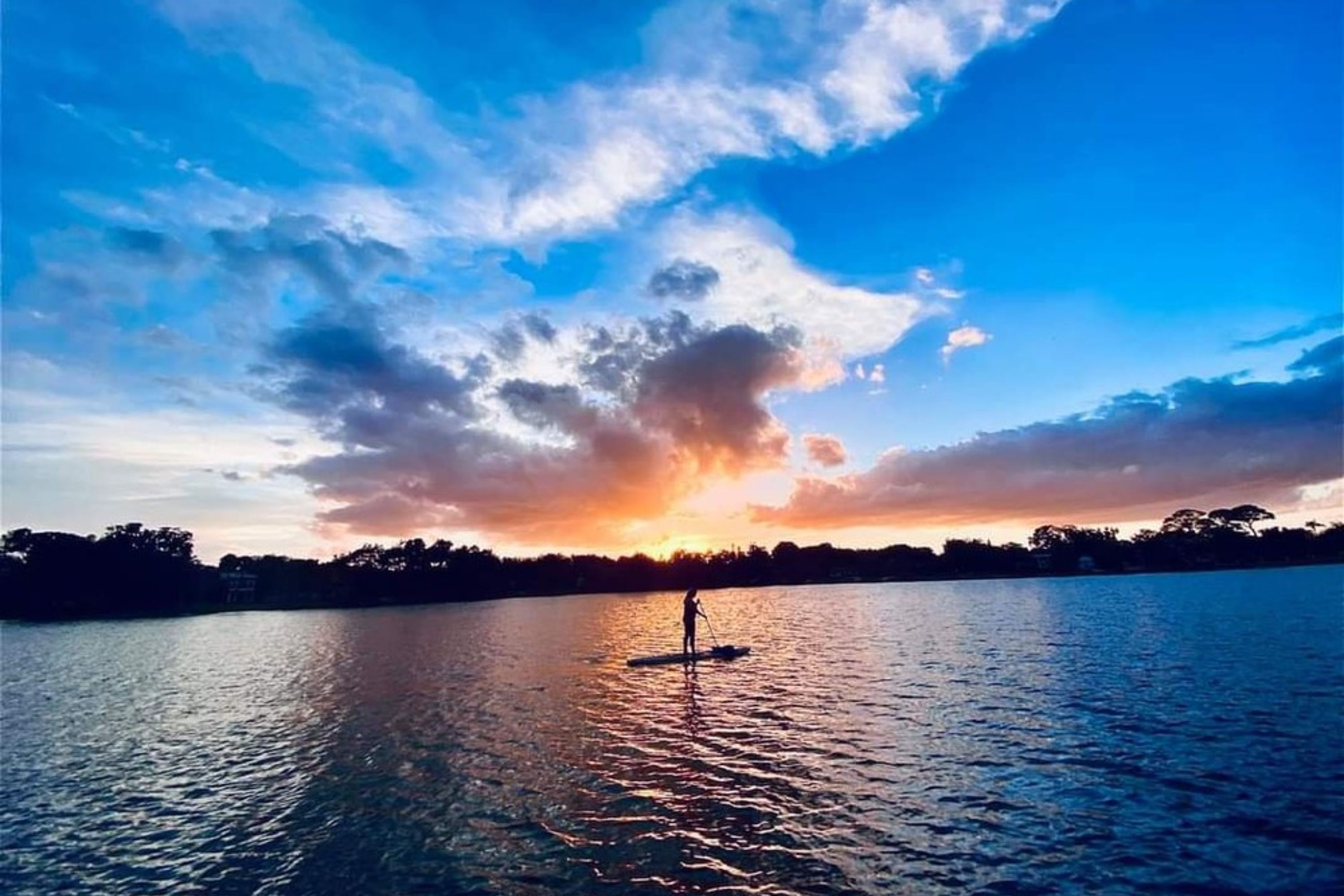 奧蘭多日落透明獨木舟或透明立式划槳體驗 (Sunset Clear Kayak or Clear Paddleboard Experience in Orlando)