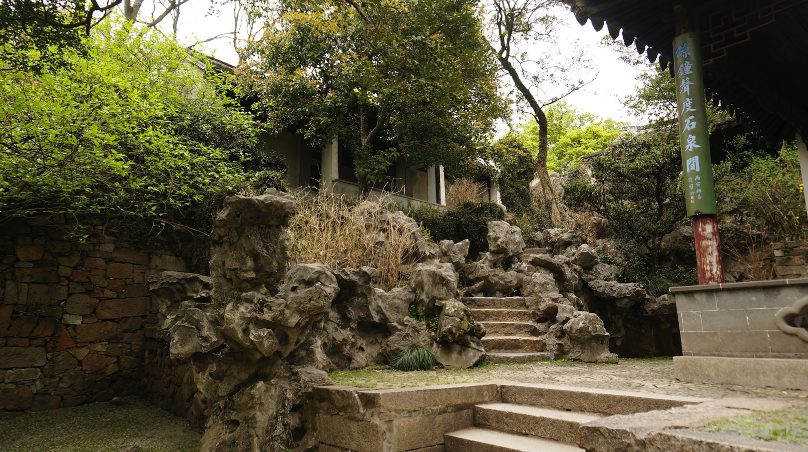 欣賞寶殿、寶塔、水井等歷史建築,感受時代氛圍 欣賞寶殿、寶塔、水井等歷史建築,感受時代氛圍