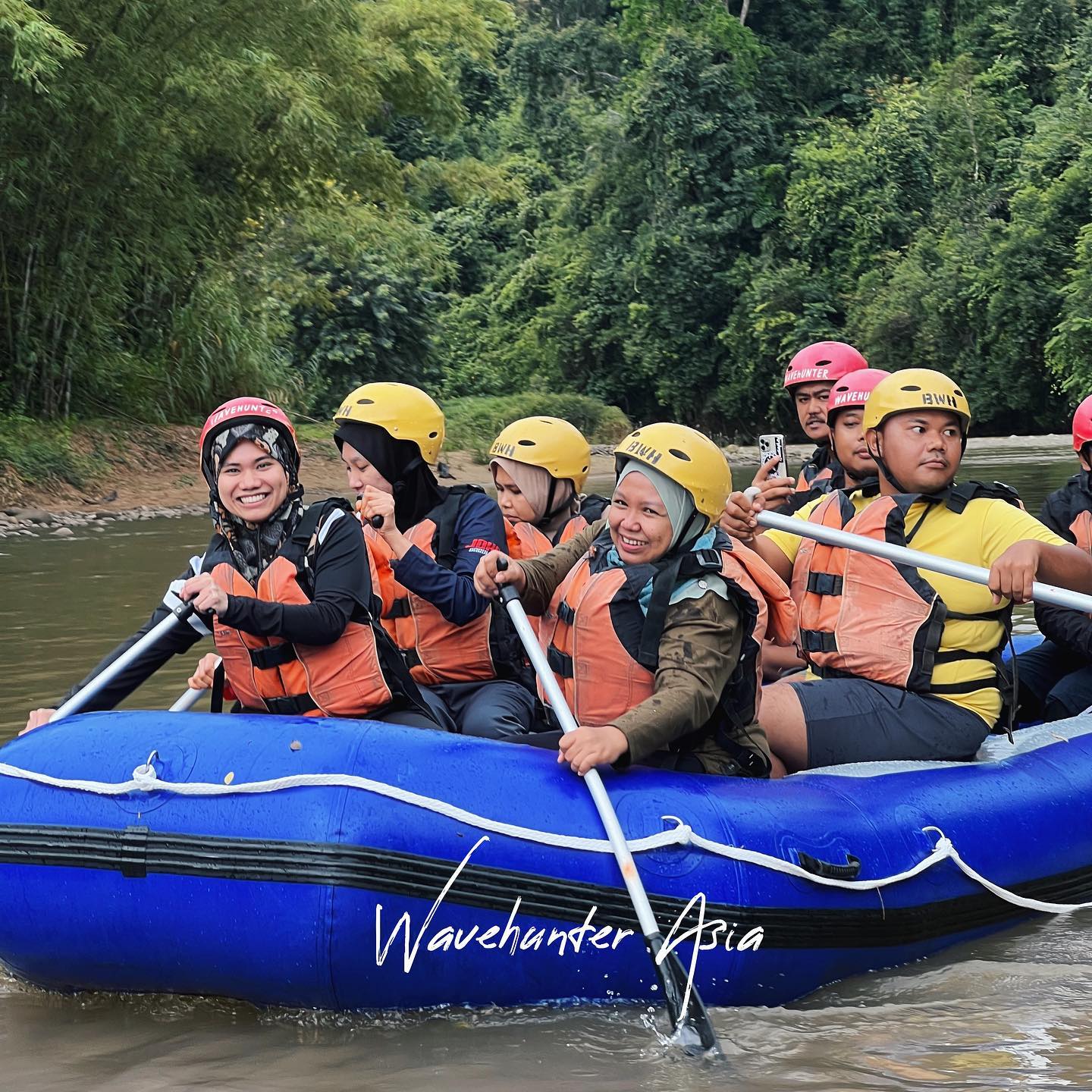 Kiulu White Water Rafting & Peri Firefly Tour in Sabah