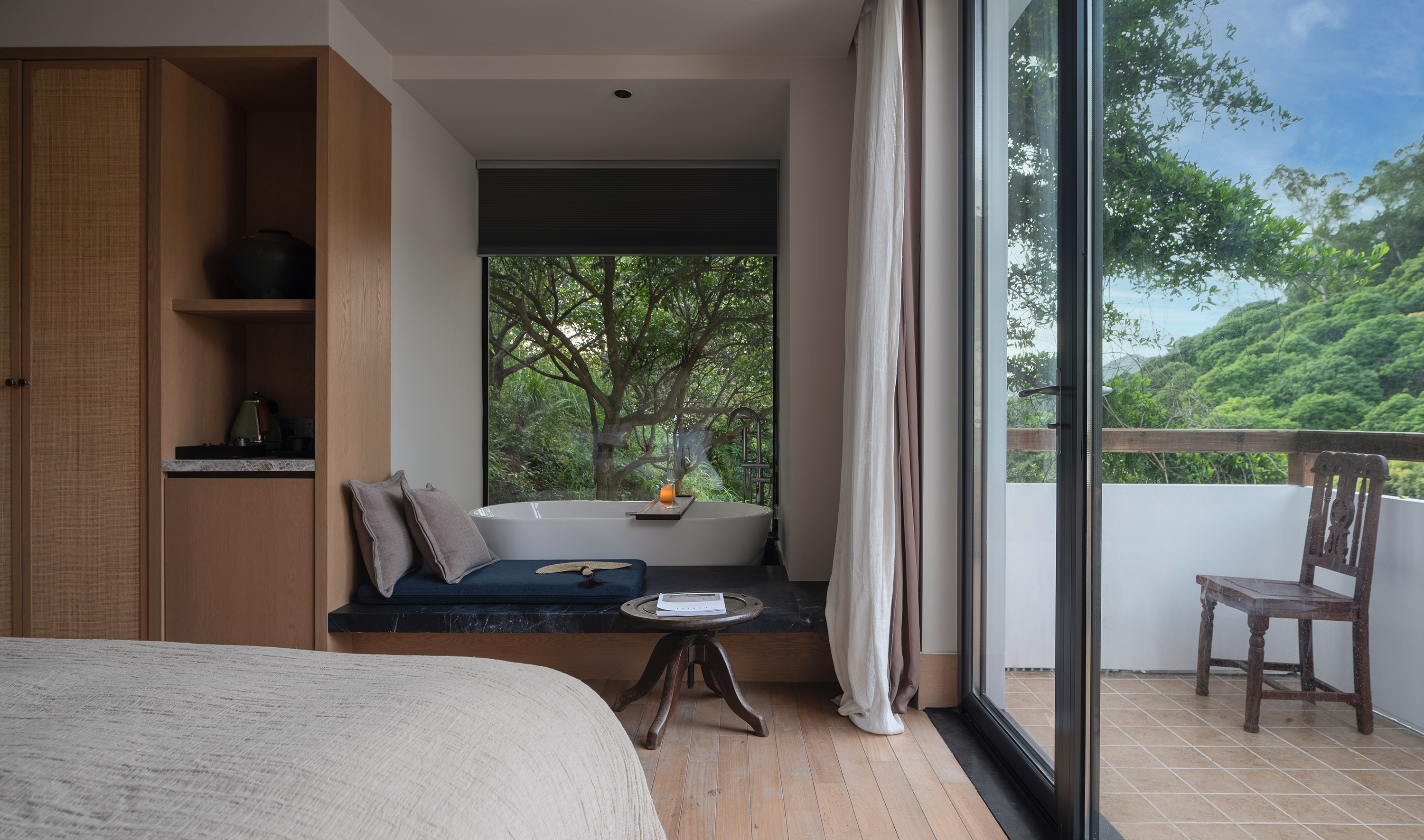 Bailu Mountain View King Room