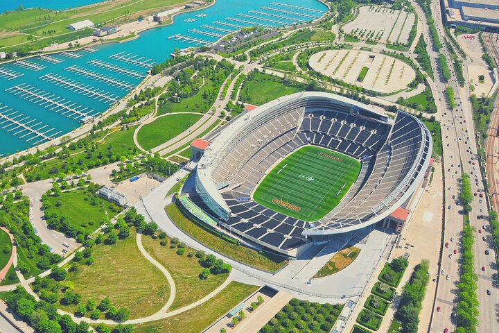芝加哥熊隊（Chicago Bears）在士兵體育場（Soldier Field）的橄欖球比賽