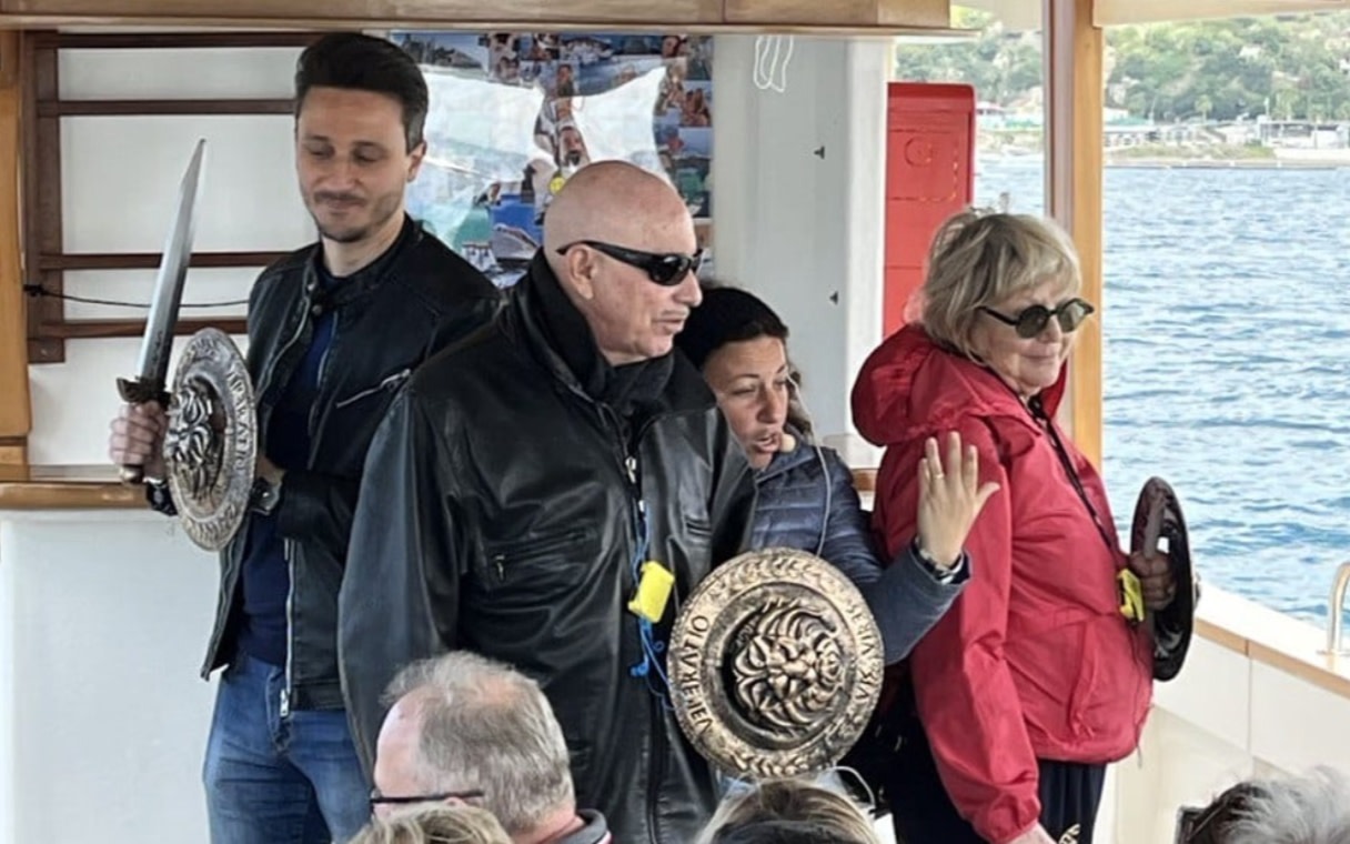 Baia Archaeological Park Guided Visit and Boat Tour in Bacoli