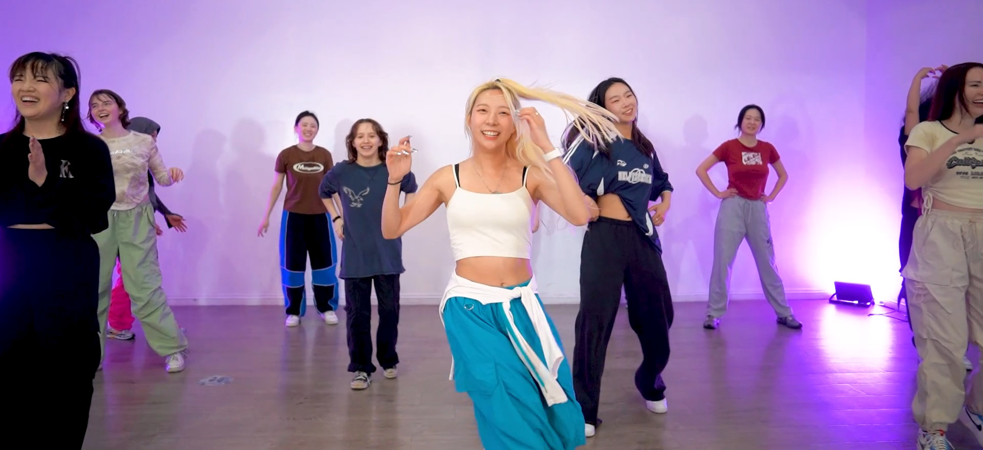 K-pop Dance One-Day Class with a Professional in Hongdae