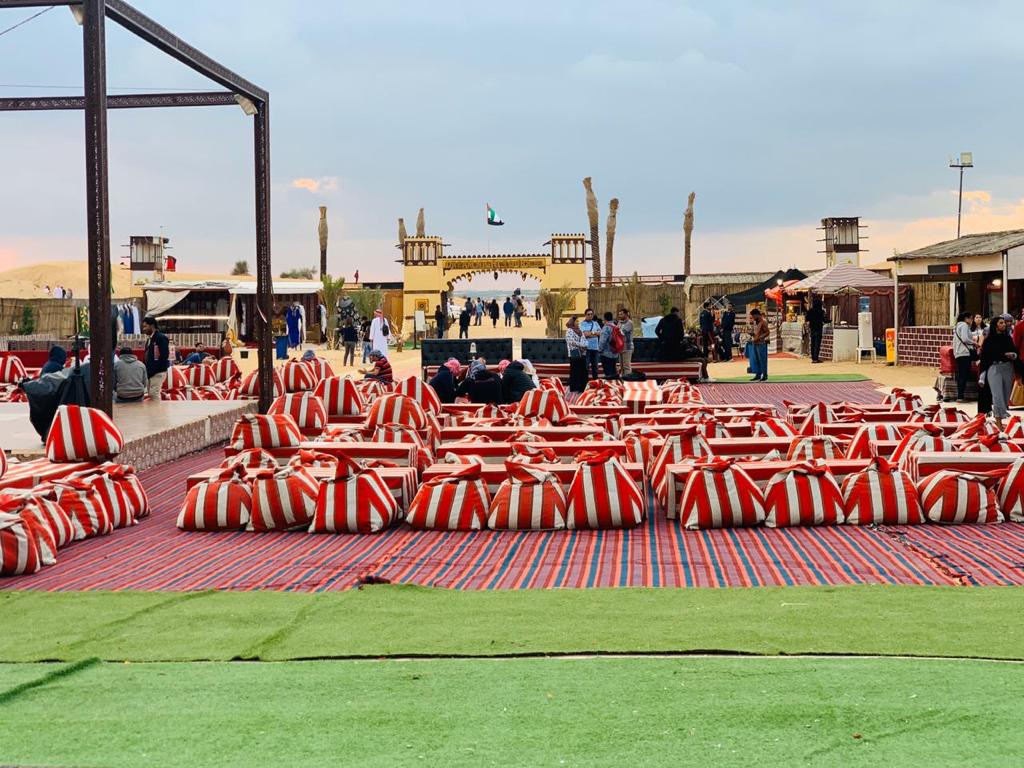 Dubai: Red Dune Desert Safari, Sand Boarding, and Buffet Dinner Tour