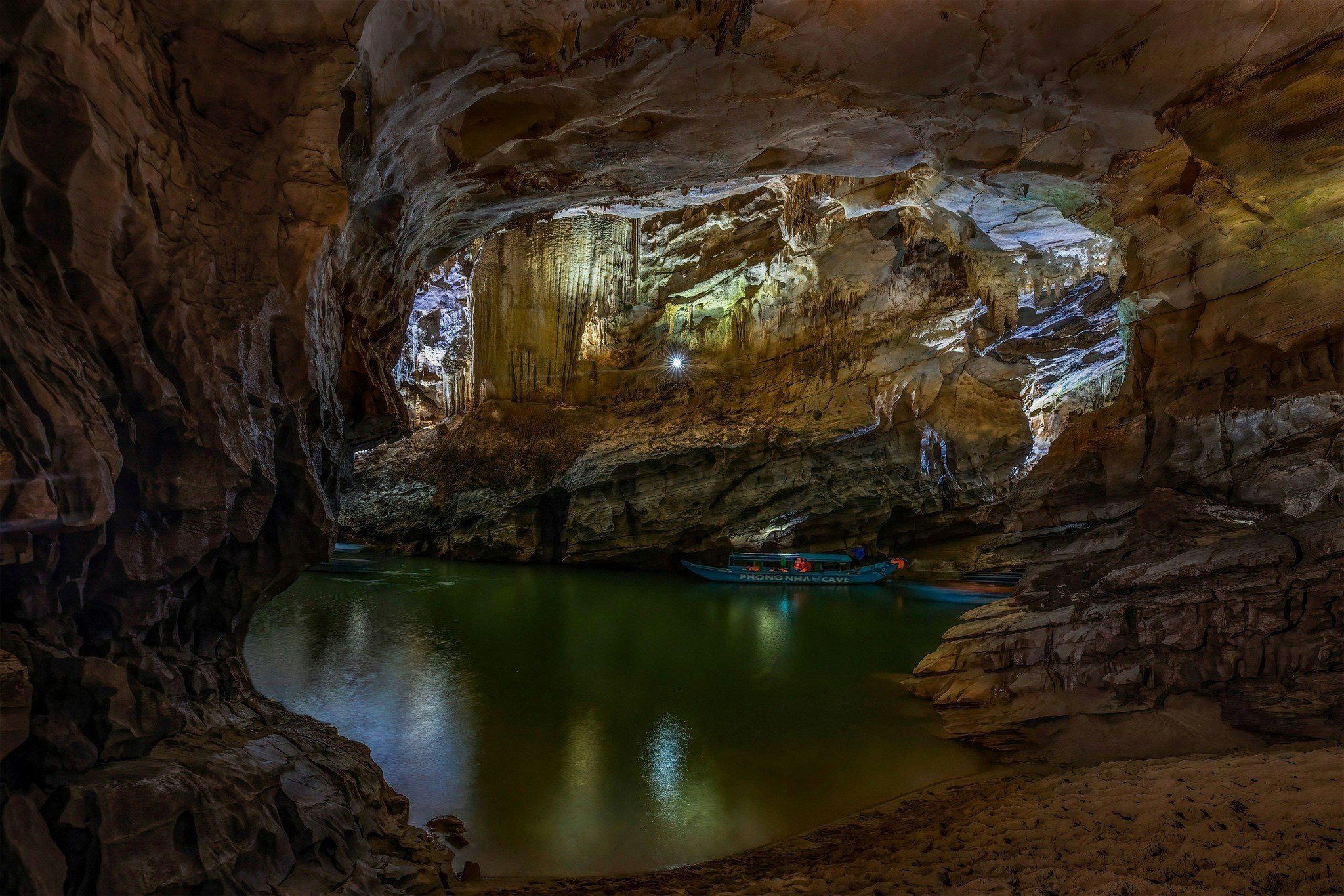 黑洞（Dark Cave）& 峰牙洞（Phong Nha Cave）一日遊