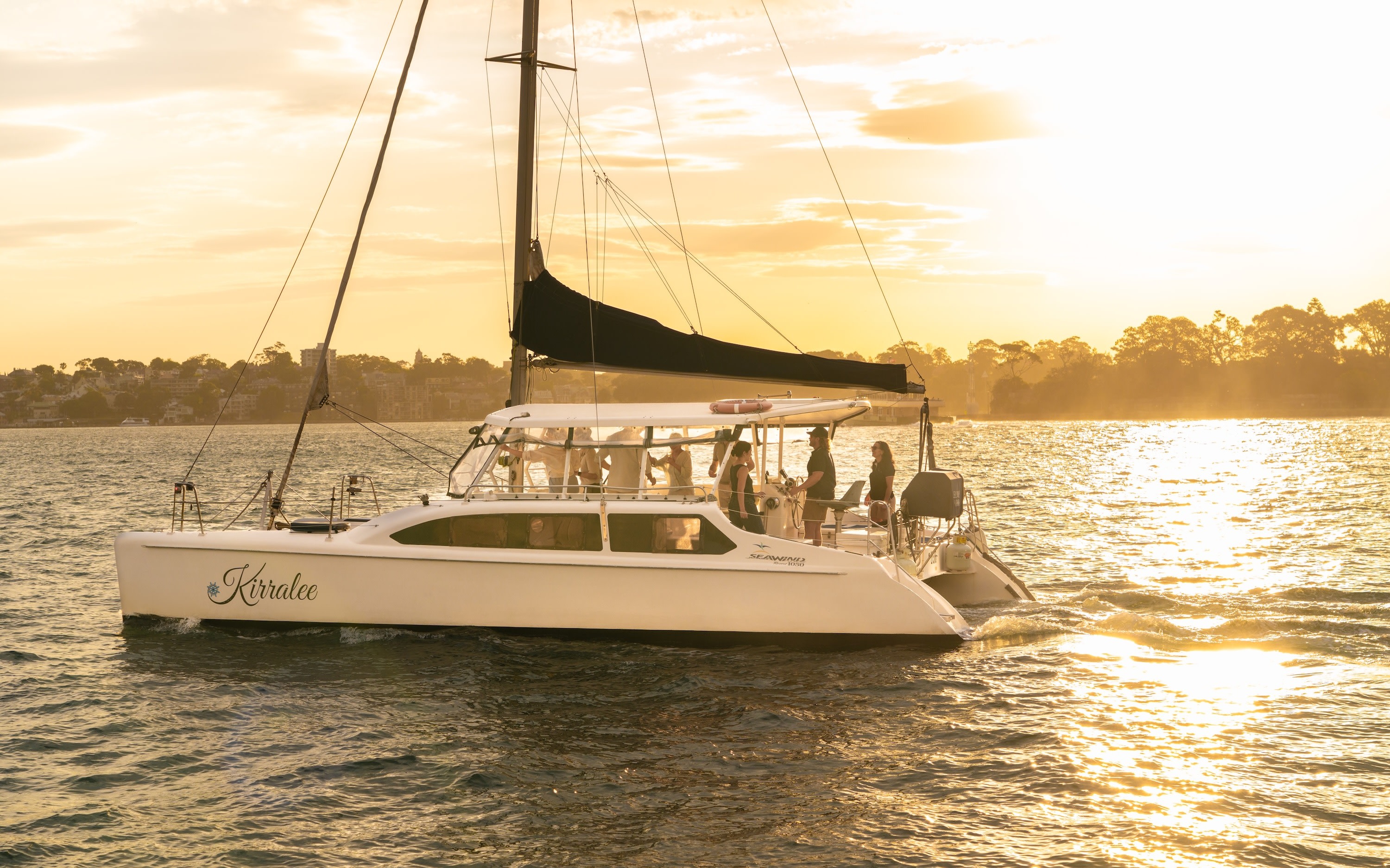 Small Group Sydney Harbour Sunset Sightseeing Cruise