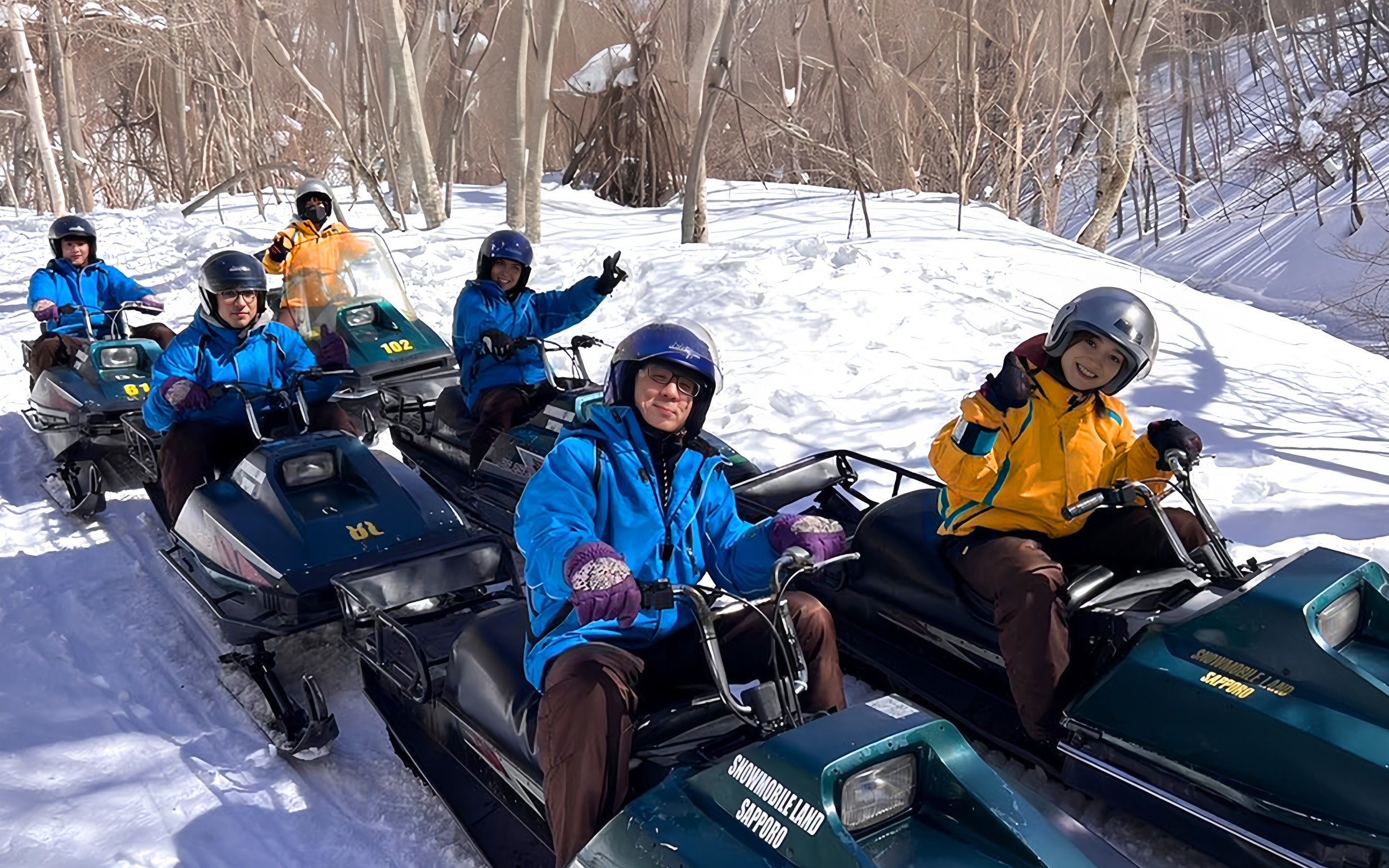 Hokkaido: Lake Toya Snowmobile & Noboribetsu Jigokudani (Hell Valley) & Bear Park & Lake Hill Farm Day Trip