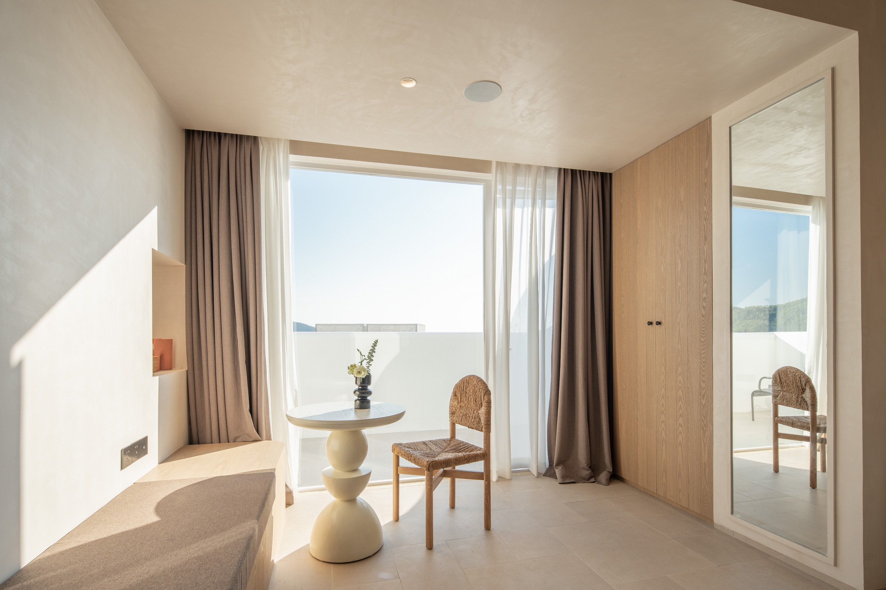 Building L·L202 Sea View Double Room with Balcony